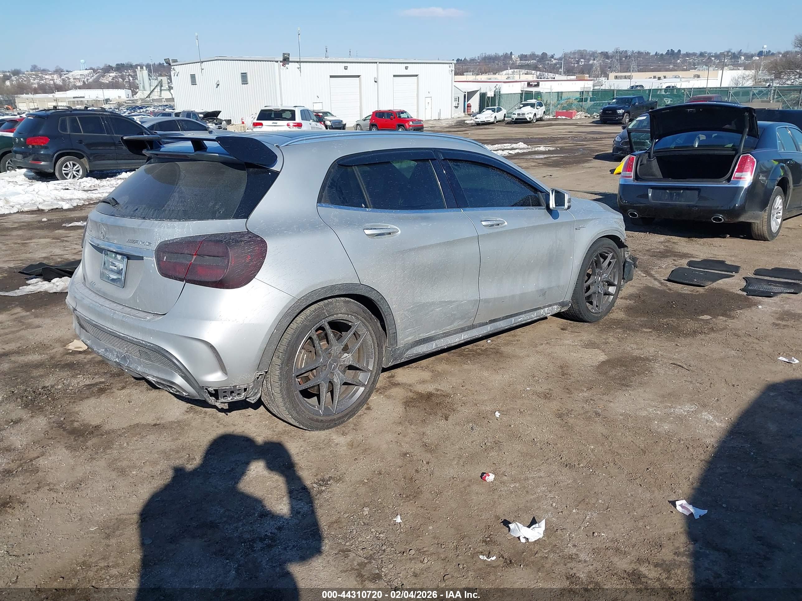 MERCEDES-BENZ GLA image 4