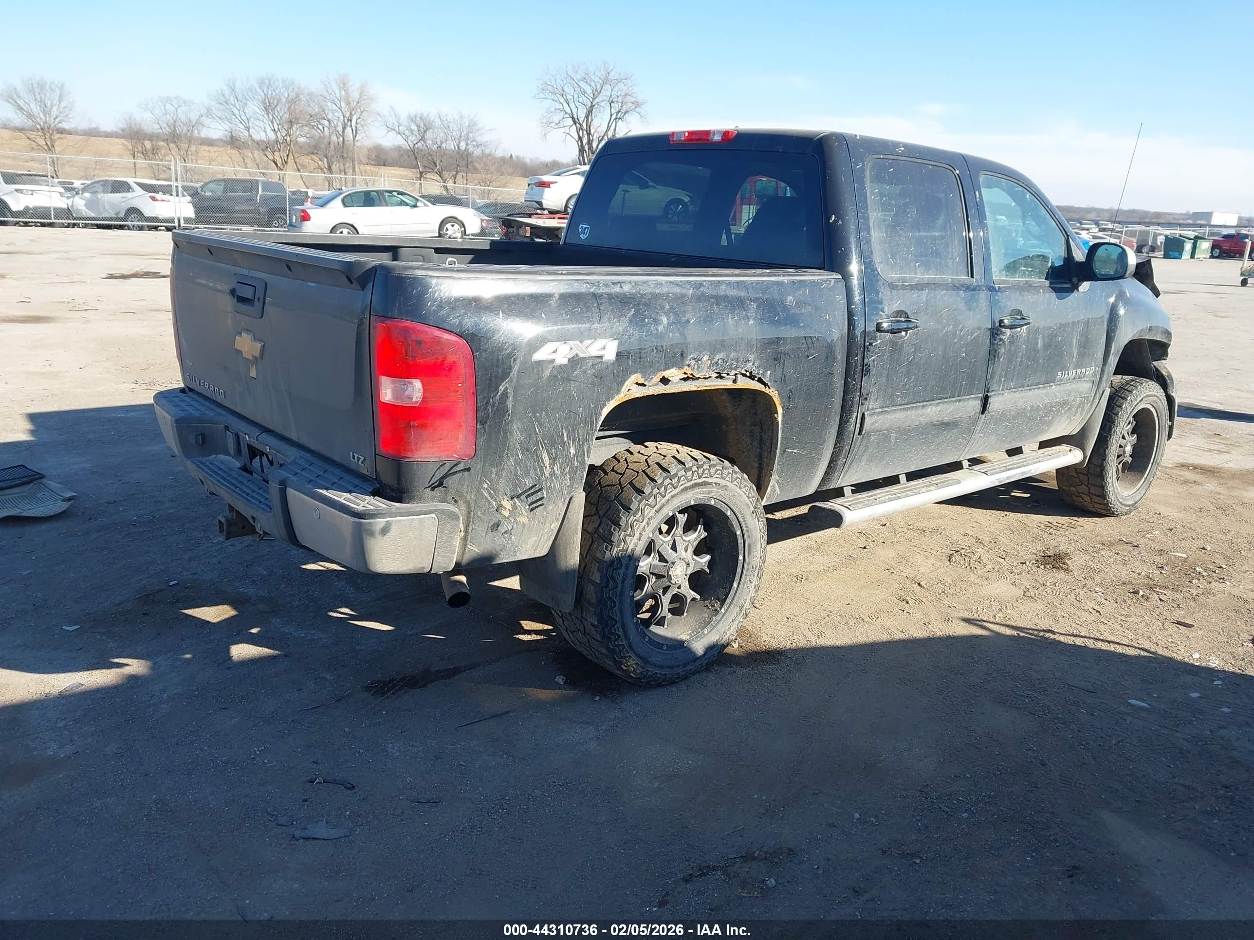 CHEVROLET SILVERADO image 4