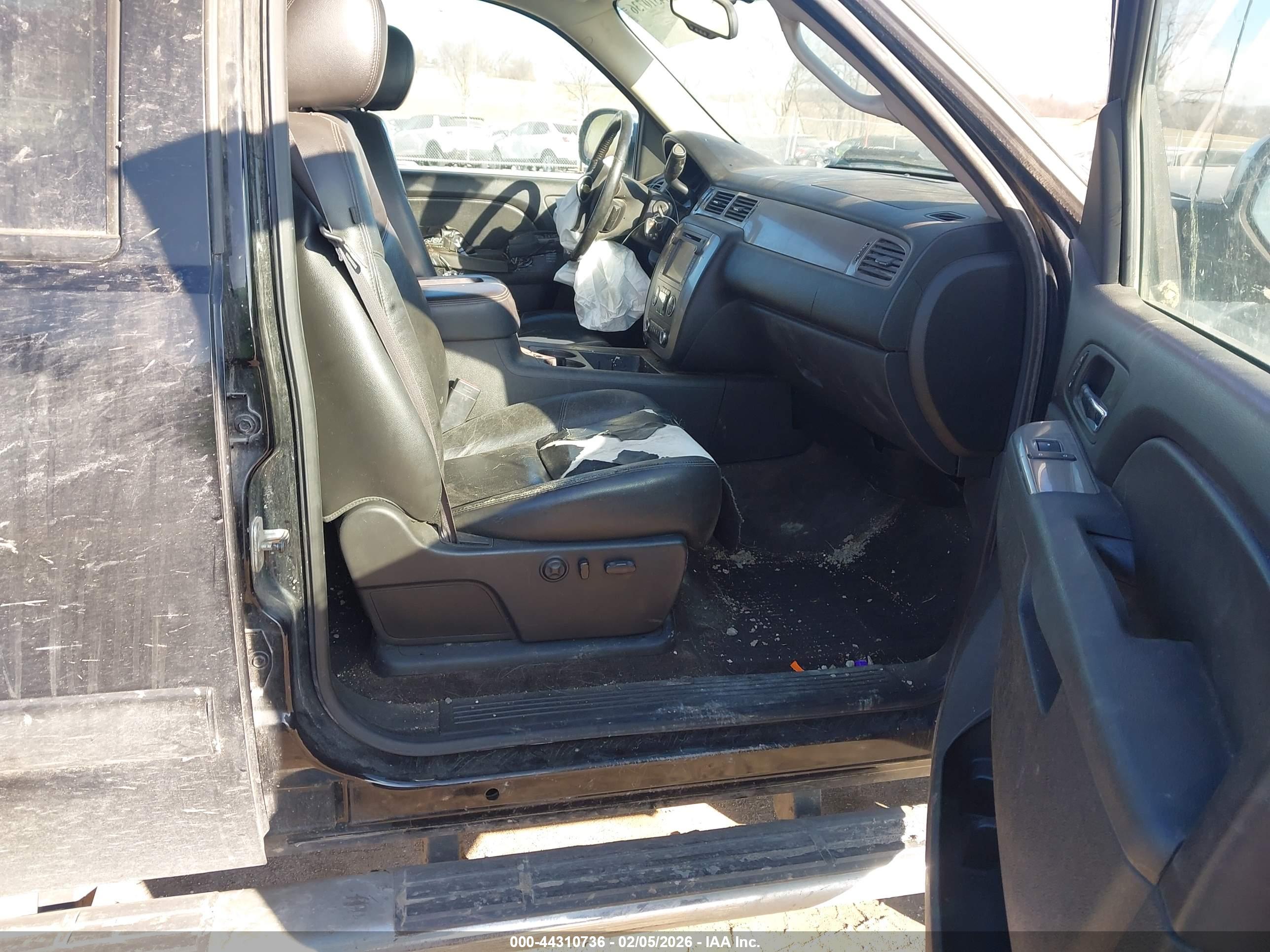 CHEVROLET SILVERADO image 5