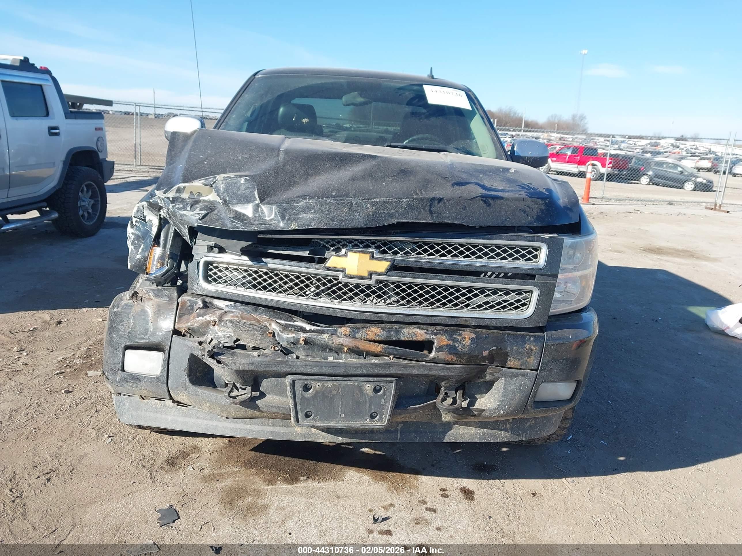 CHEVROLET SILVERADO image 6