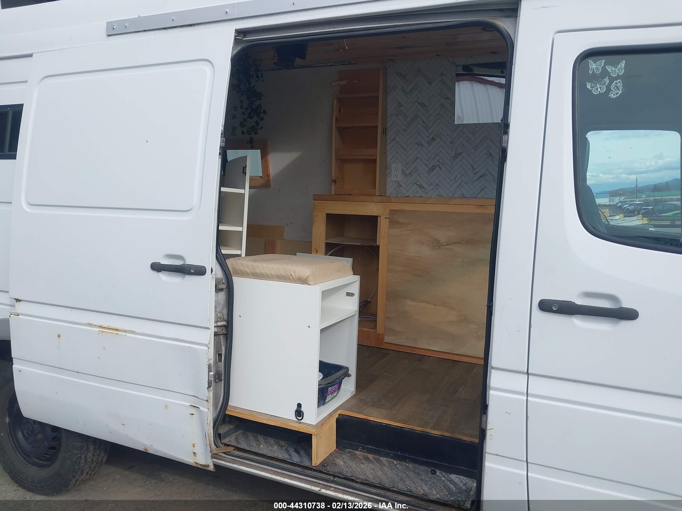 DODGE SPRINTER image 8