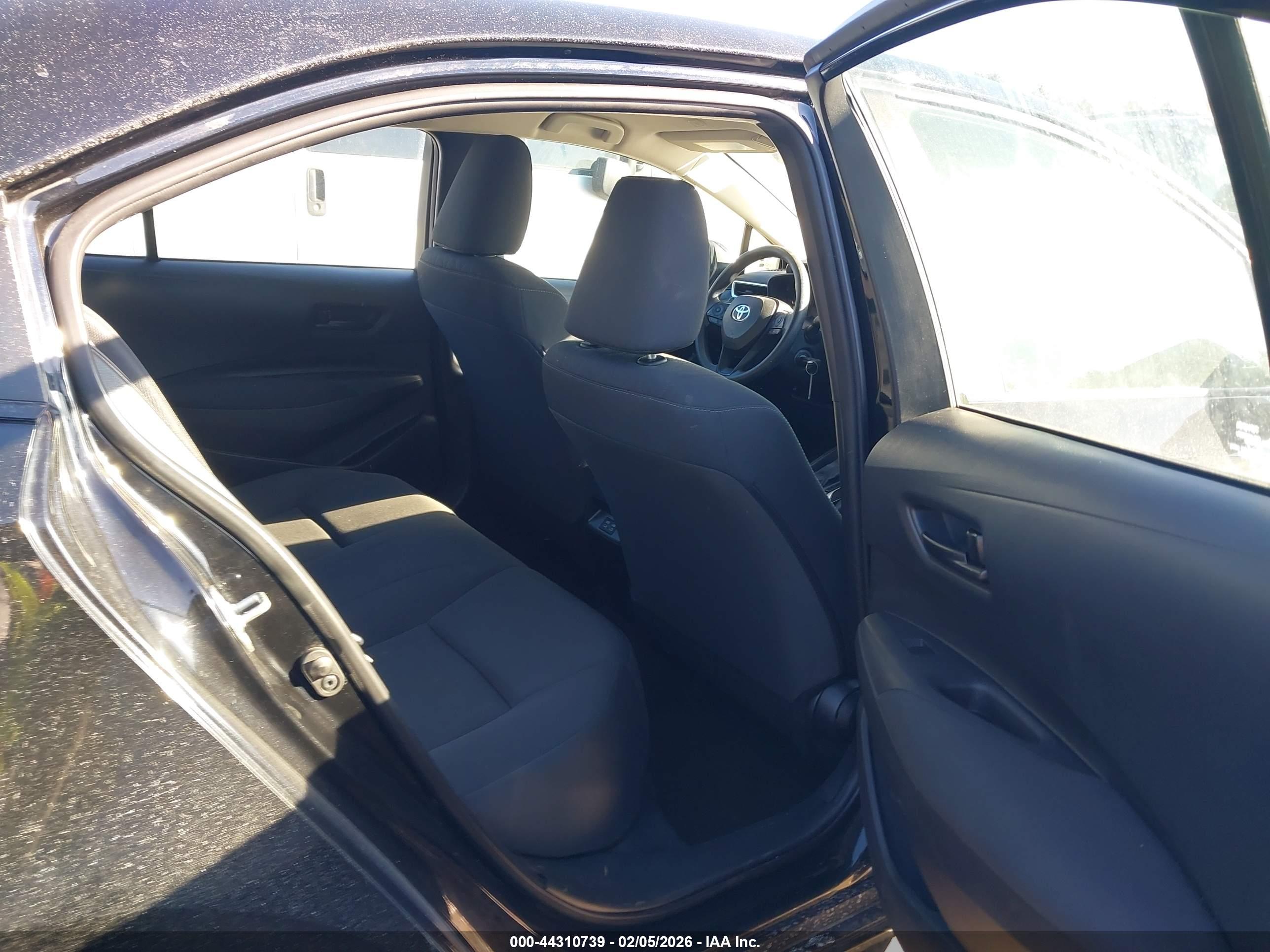 TOYOTA COROLLA image 8