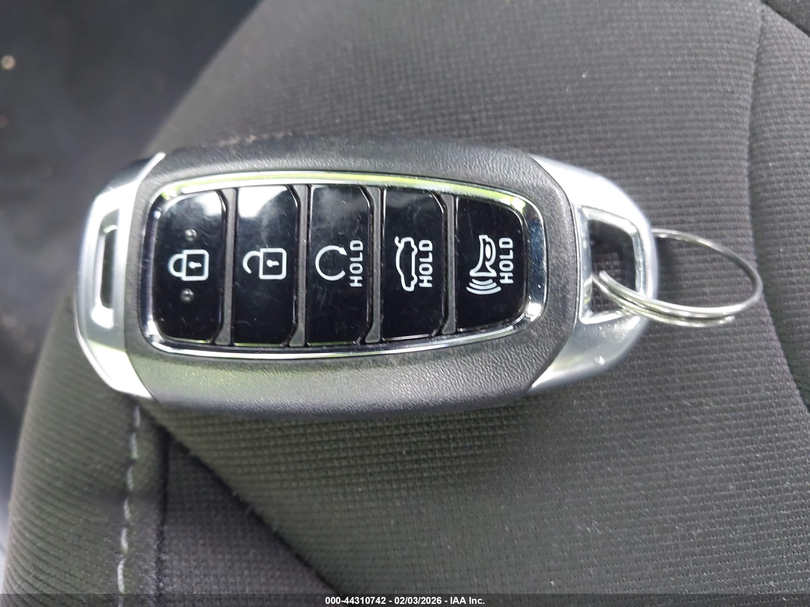 HYUNDAI ELANTRA image 11