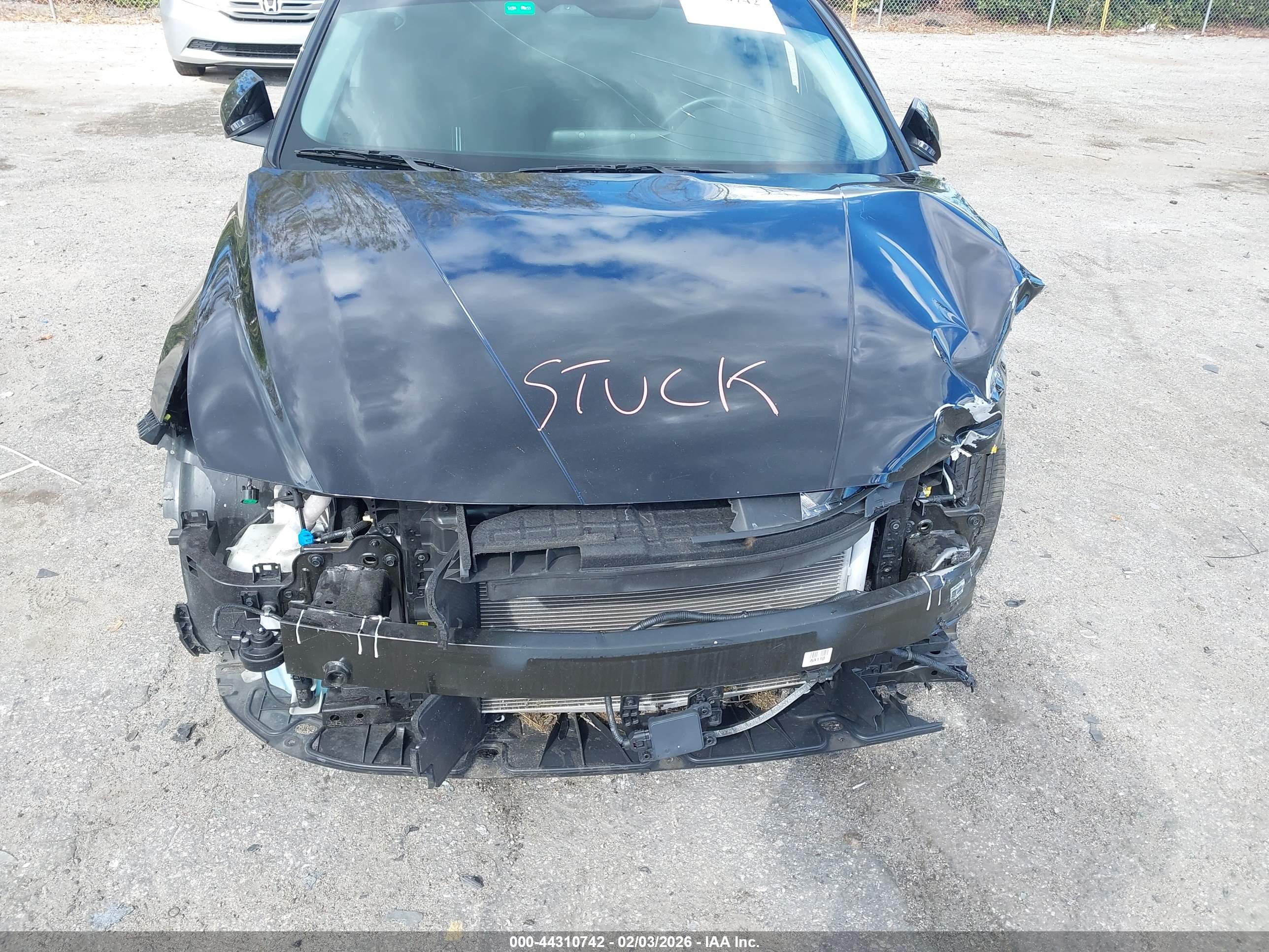HYUNDAI ELANTRA image 6