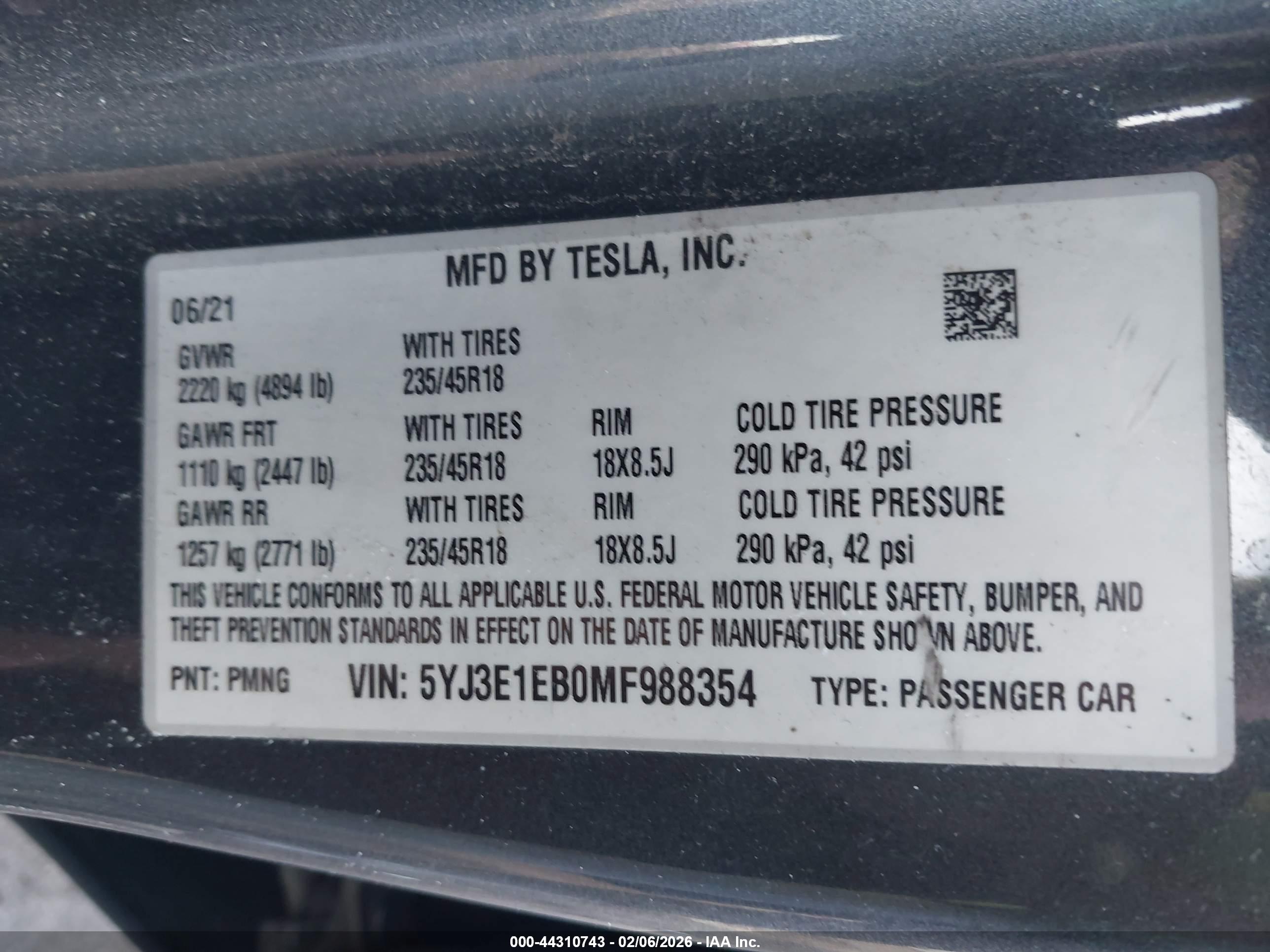 TESLA MODEL image 9