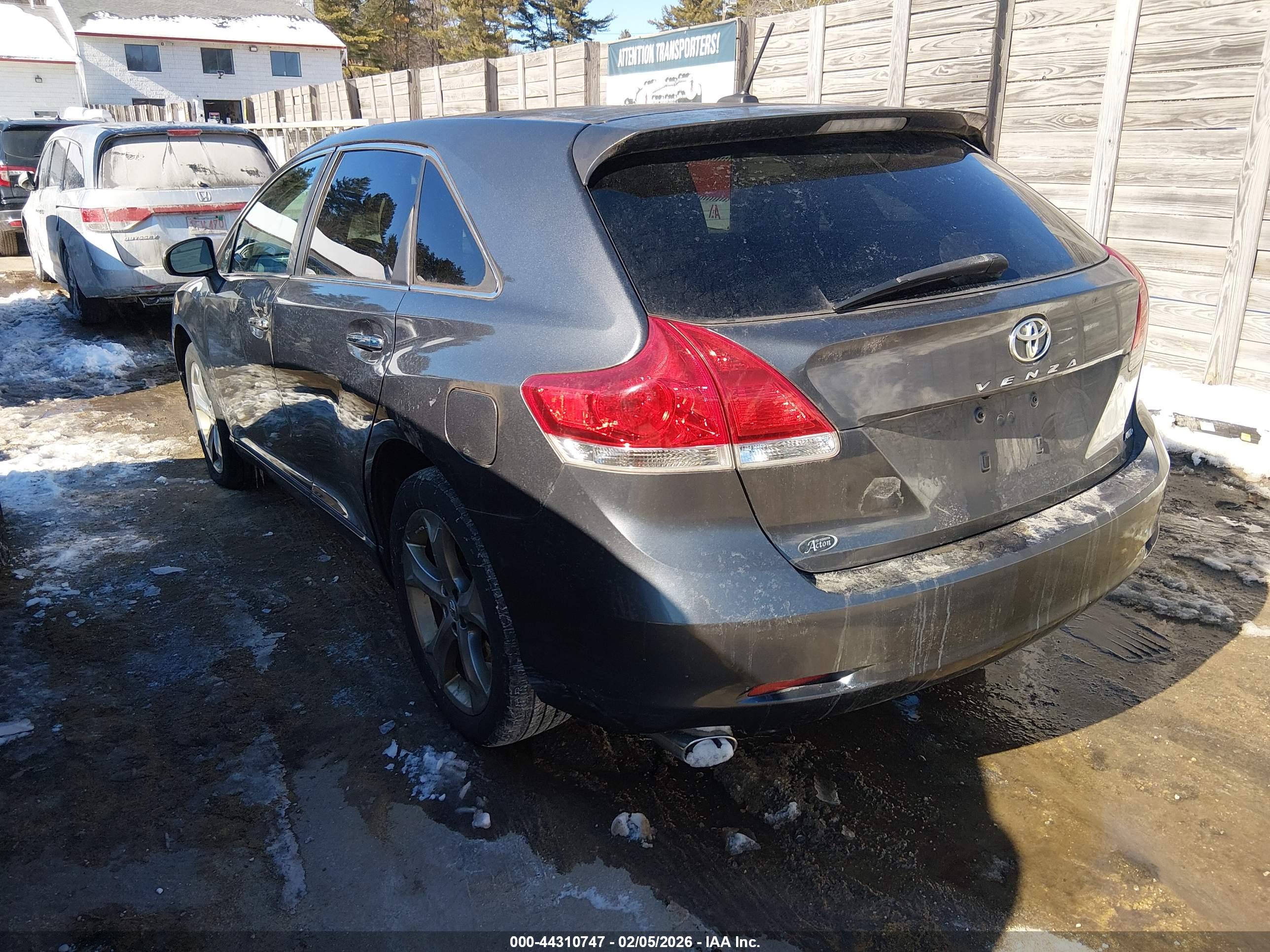 TOYOTA VENZA image 3