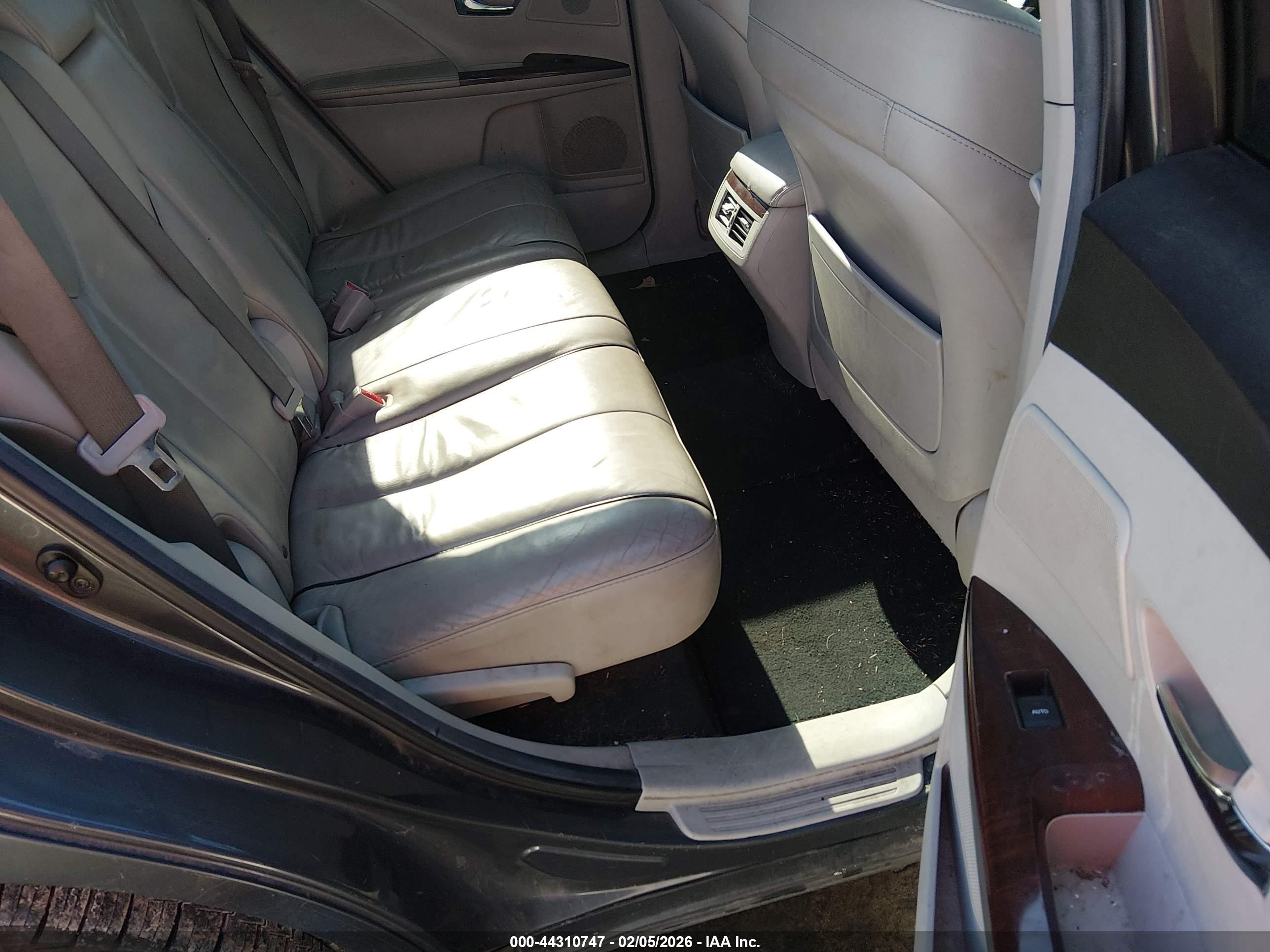 TOYOTA VENZA image 8