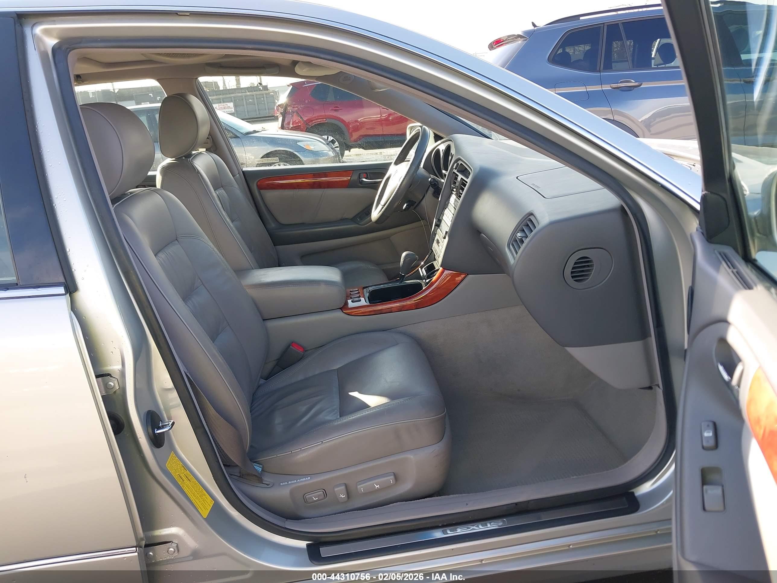 LEXUS GS image 5