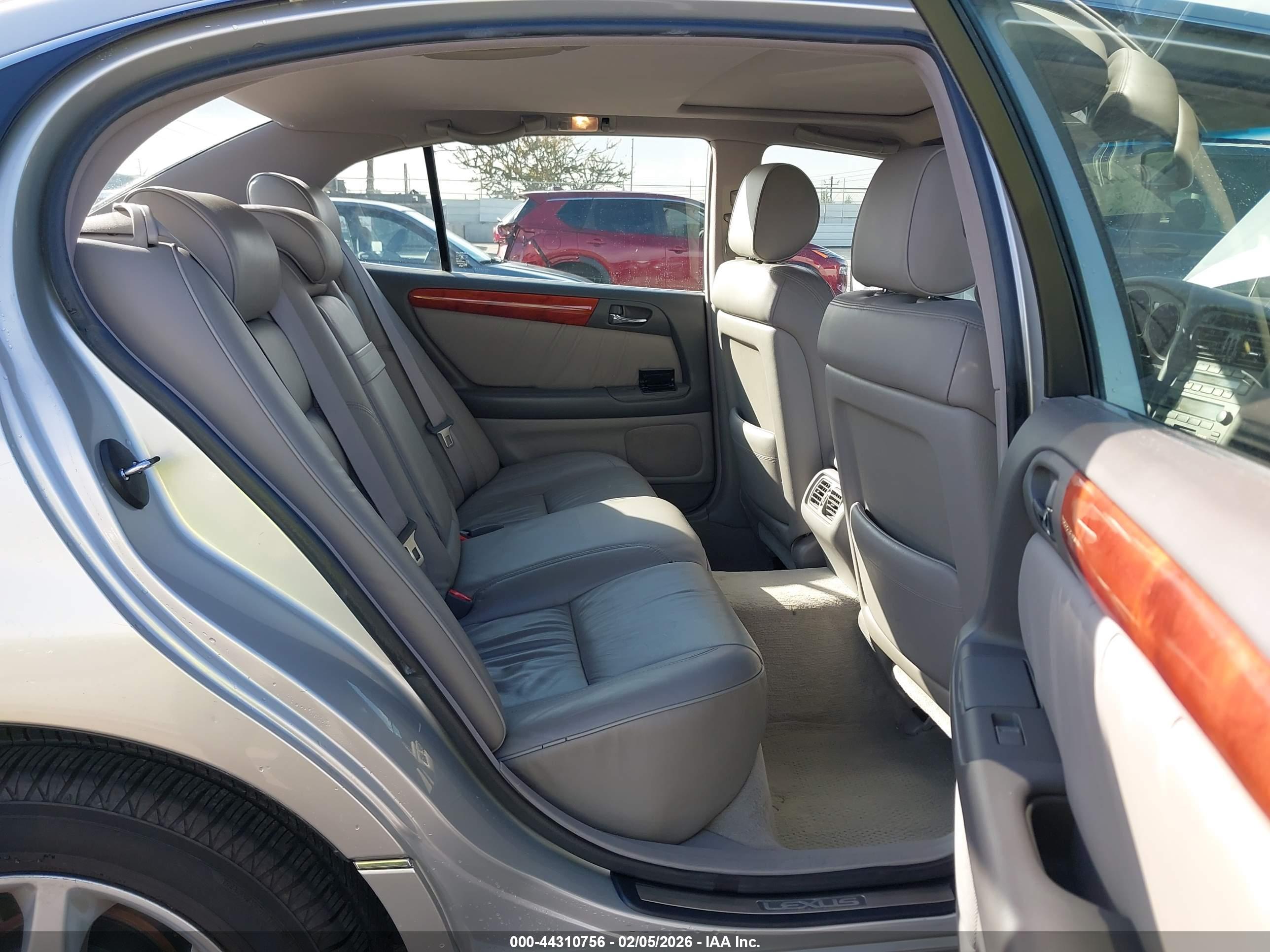 LEXUS GS image 8