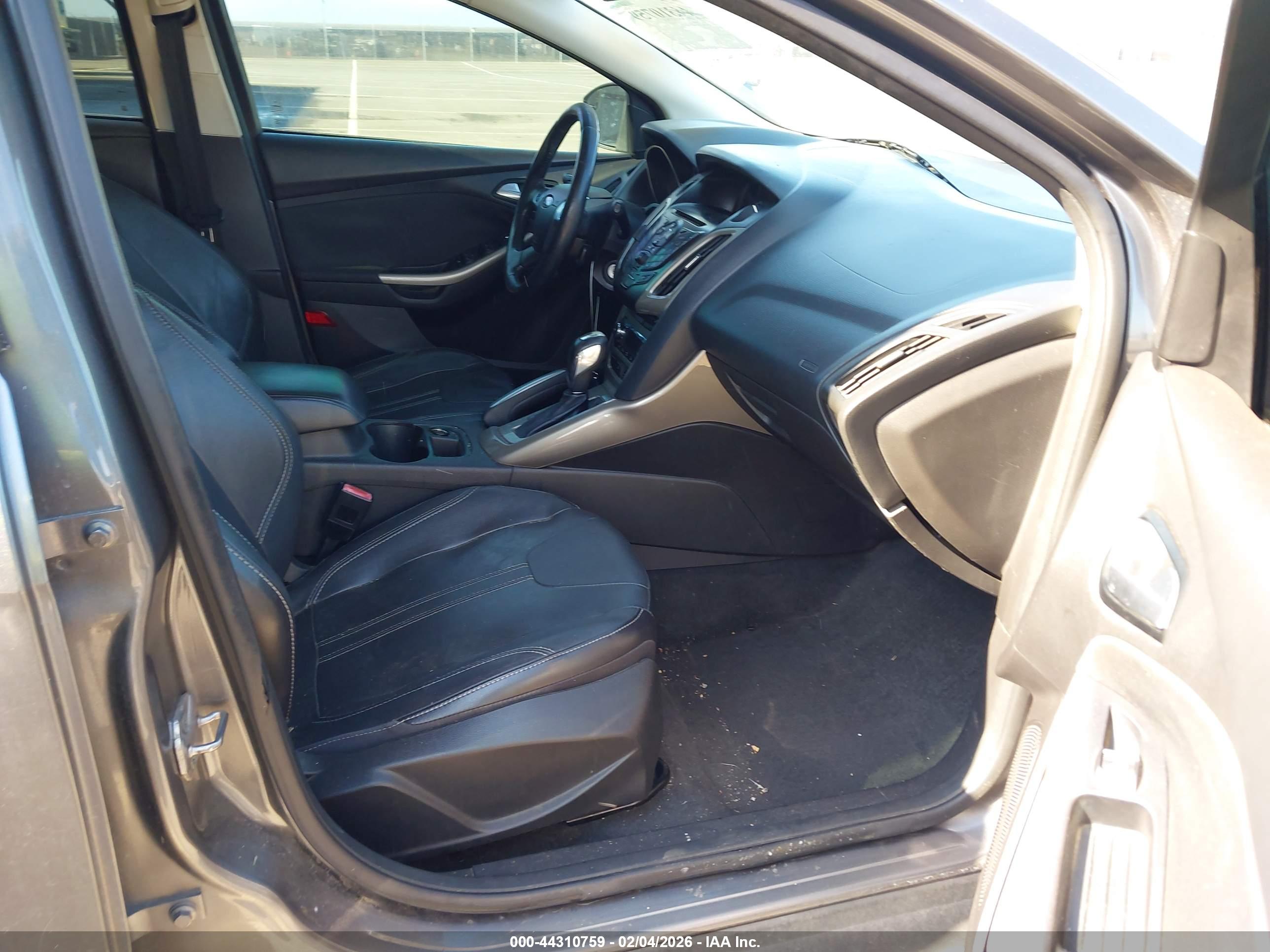 FORD FOCUS image 5