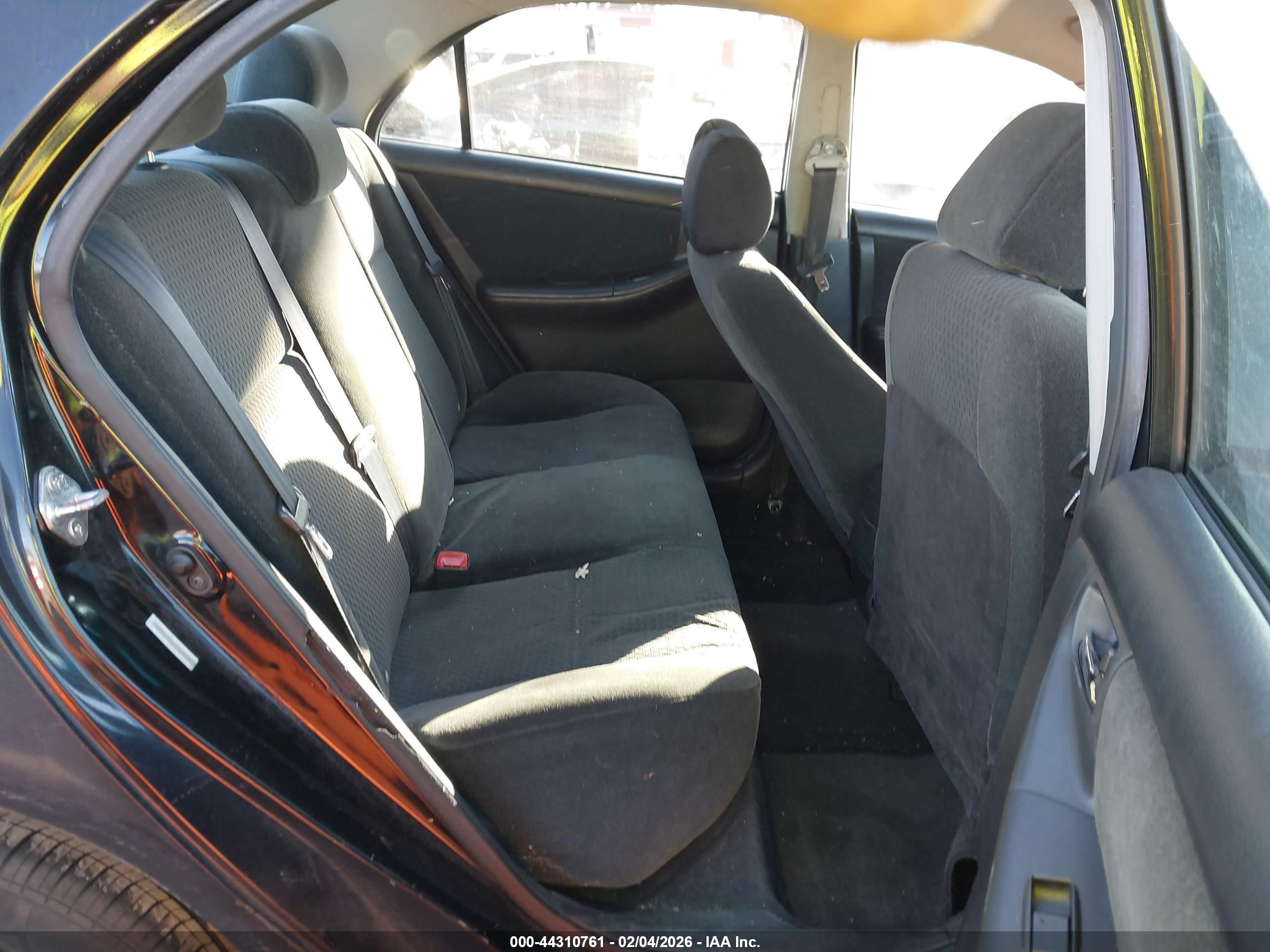 TOYOTA COROLLA image 8