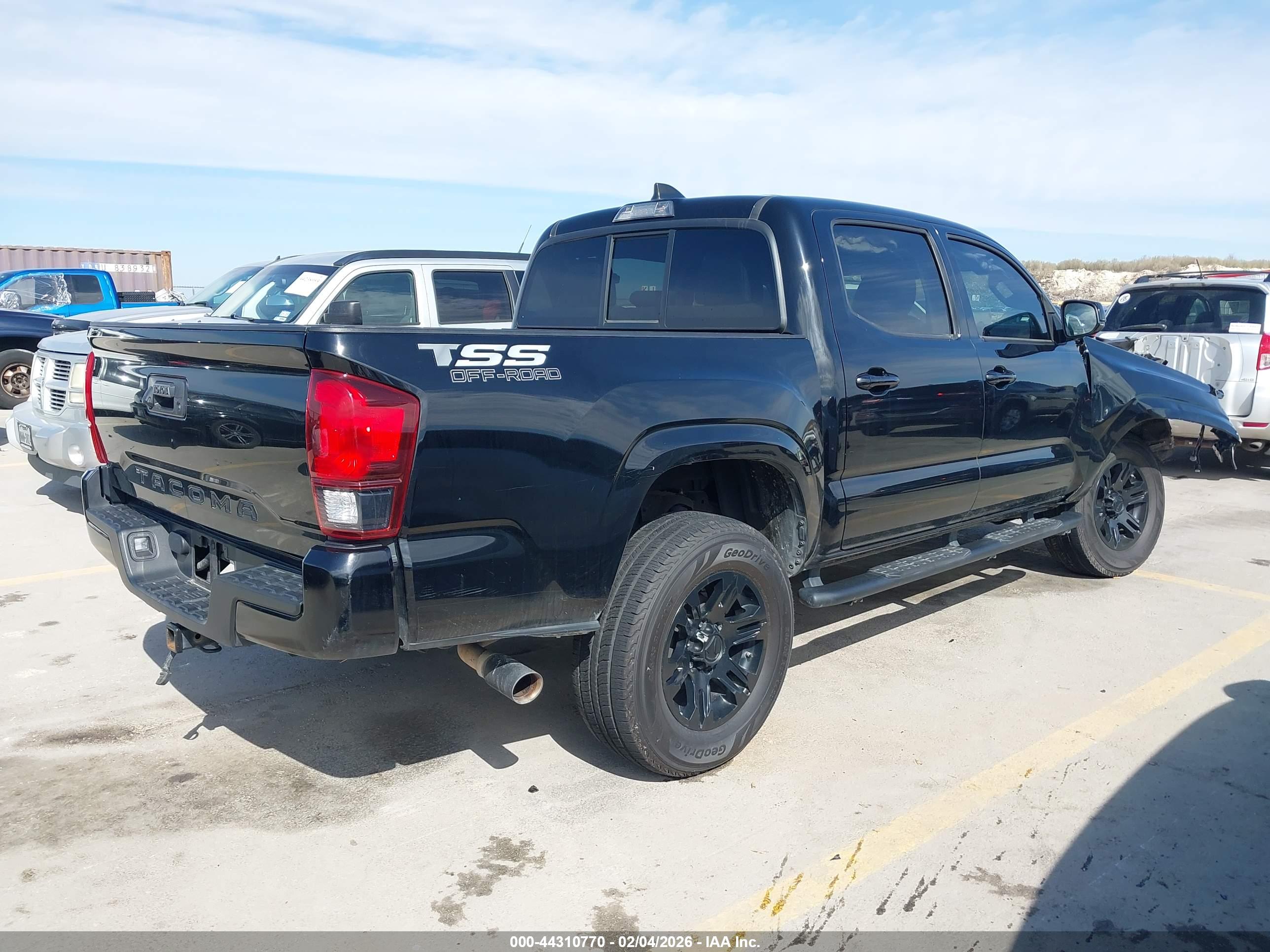 TOYOTA TACOMA image 4