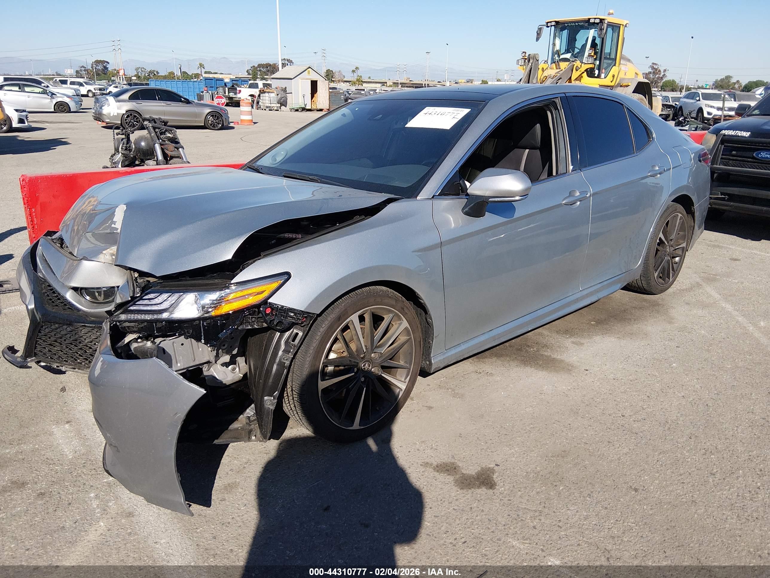 TOYOTA CAMRY image 2