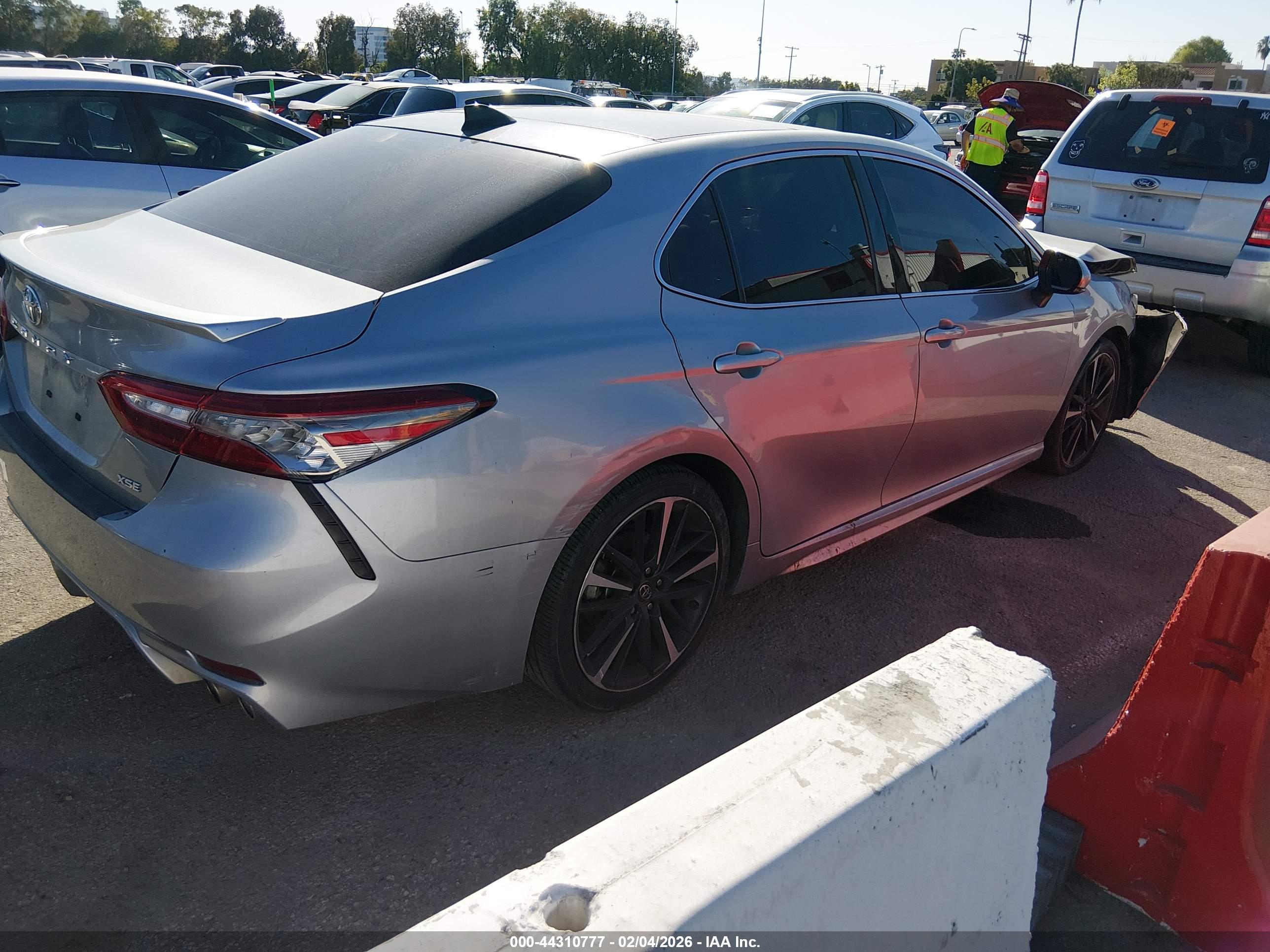 TOYOTA CAMRY image 4