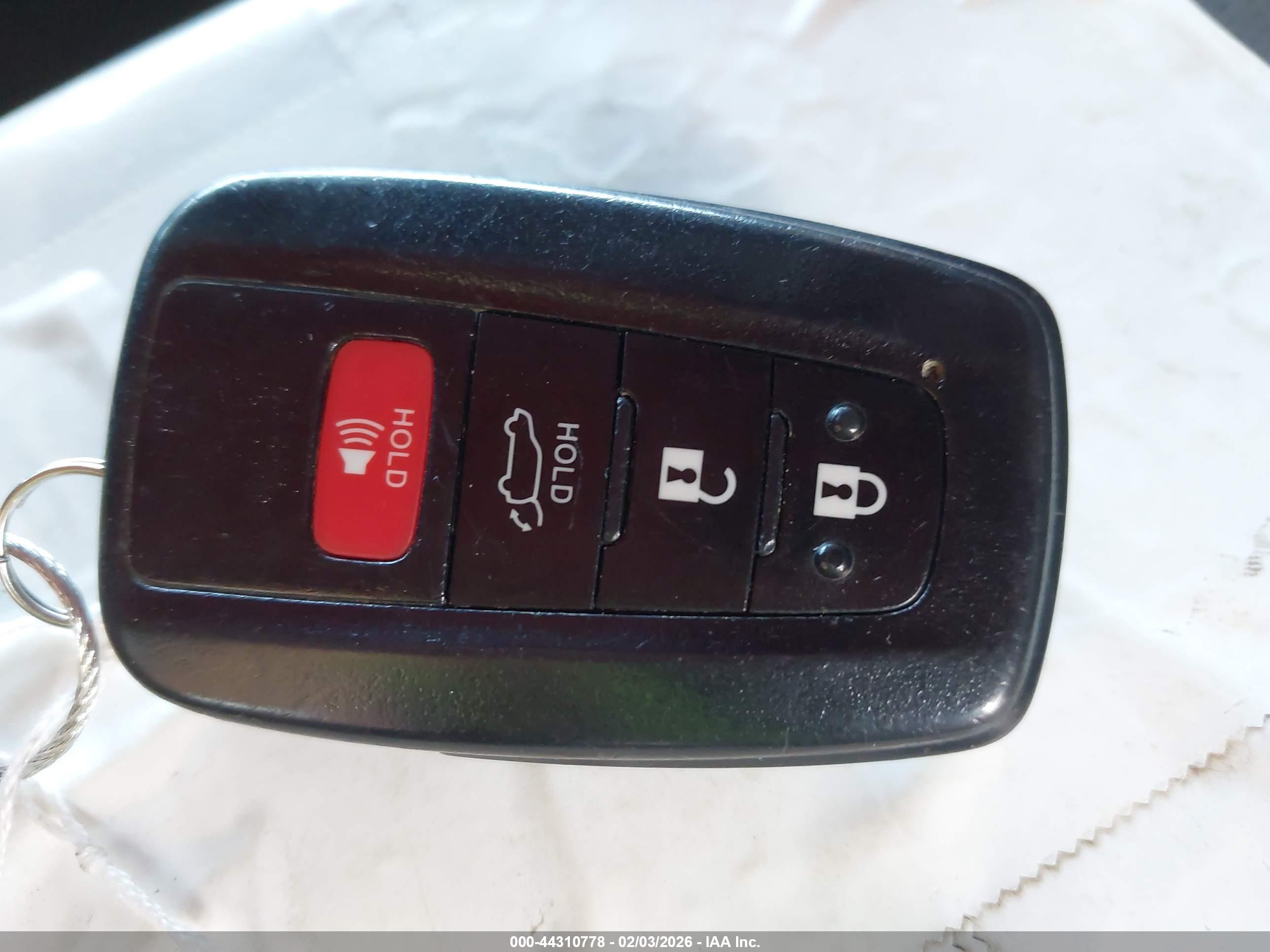 TOYOTA RAV4 image 11