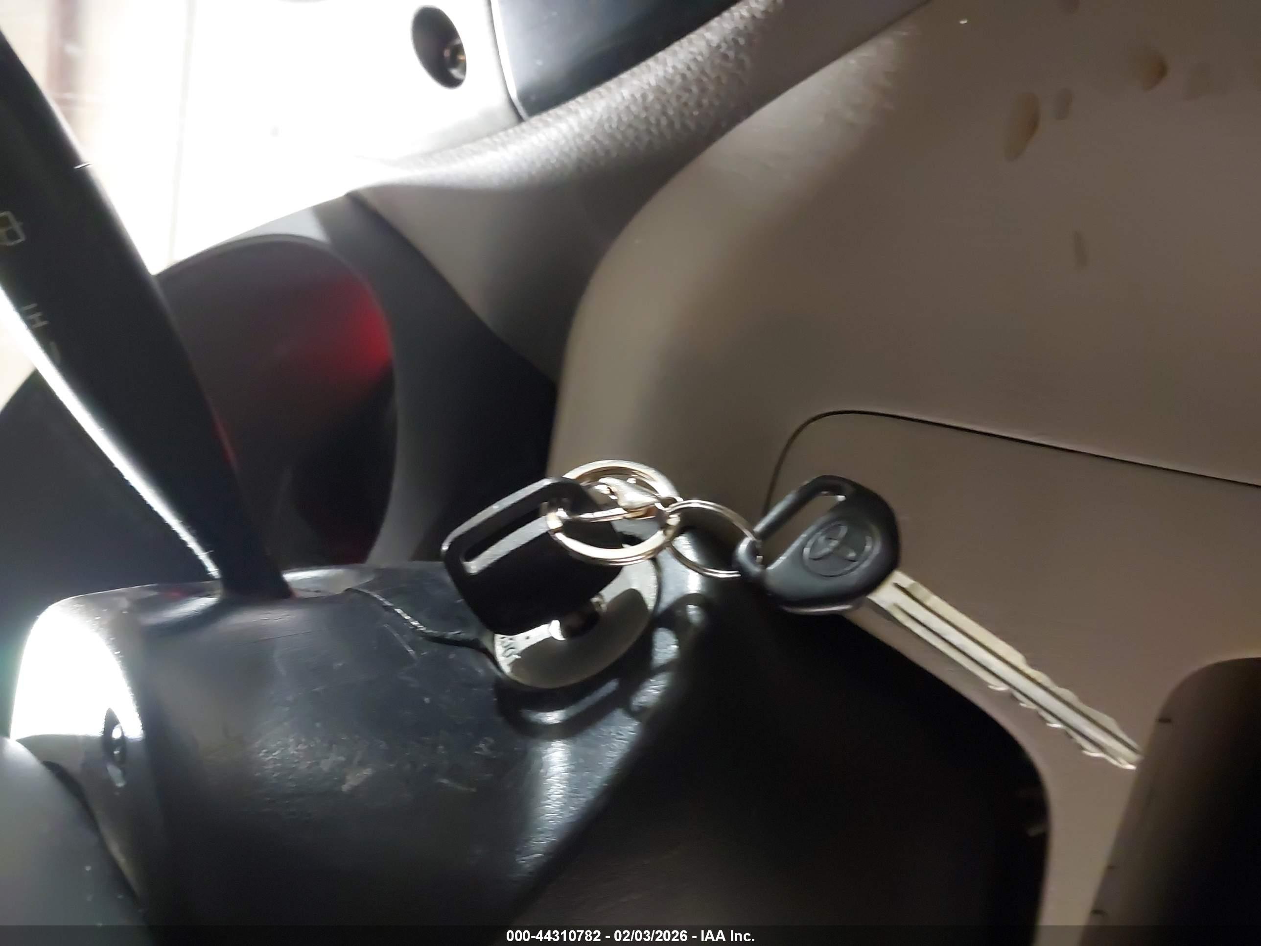 TOYOTA RAV4 image 11