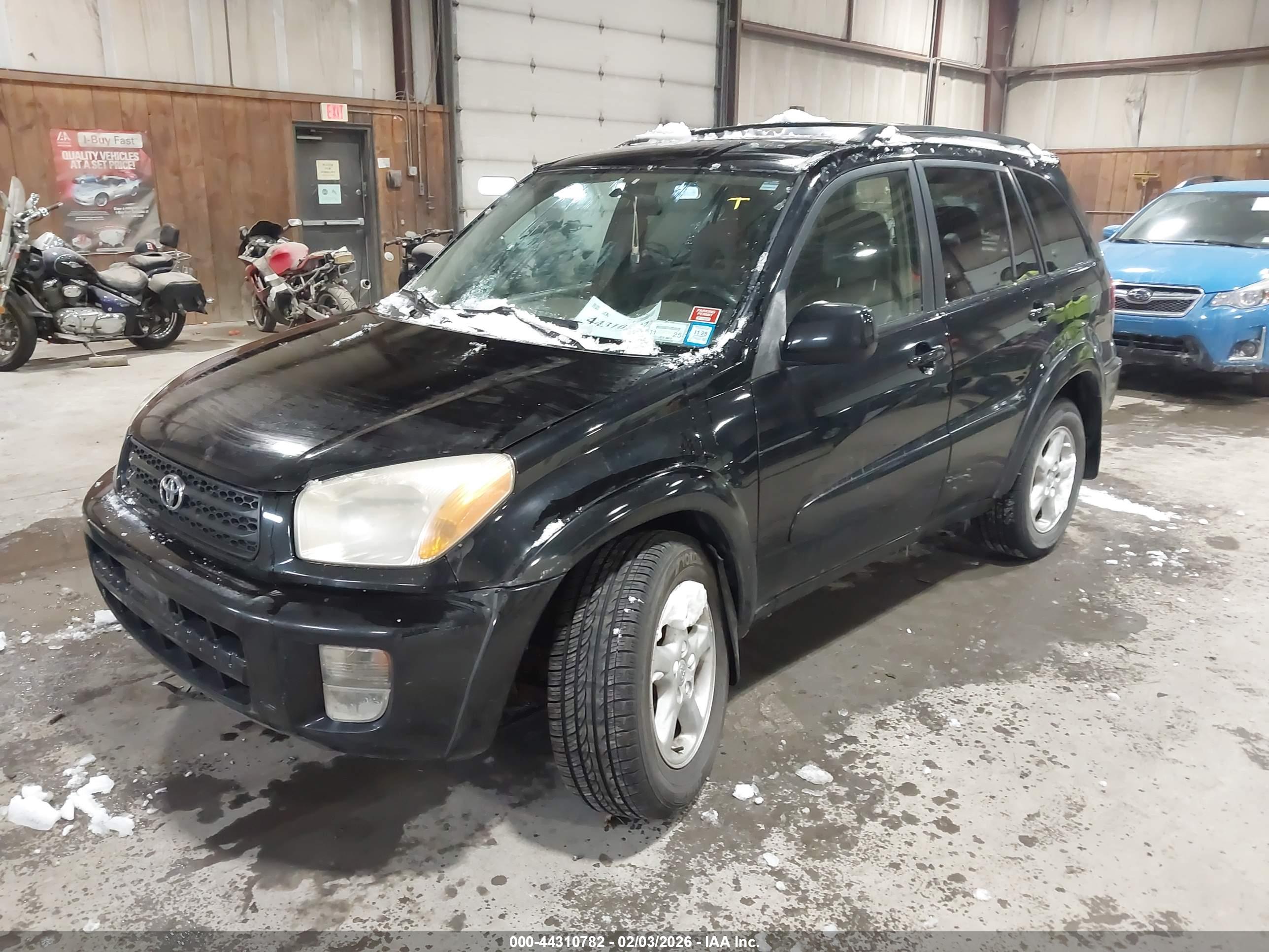 TOYOTA RAV4 image 2