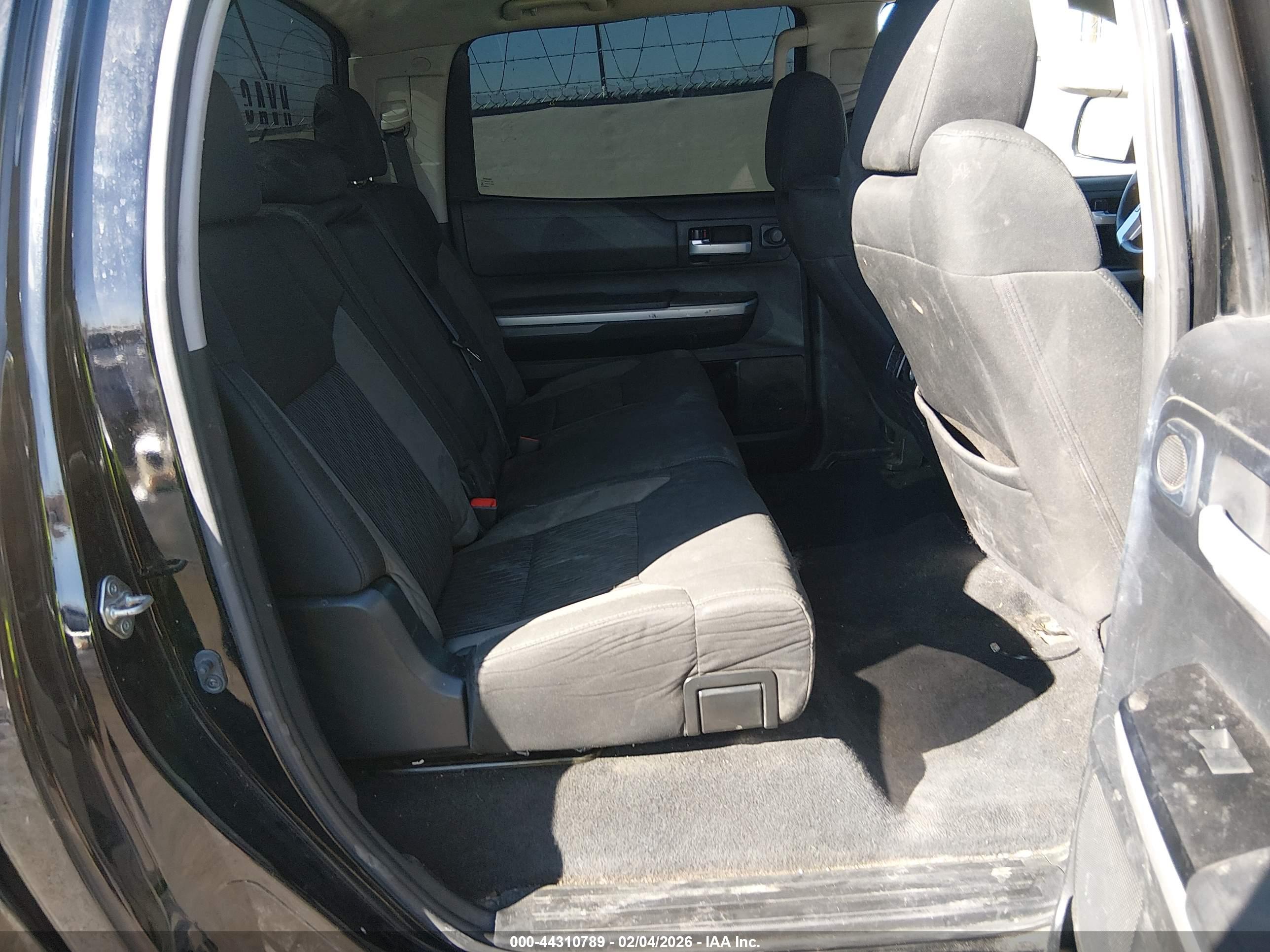 TOYOTA TUNDRA image 8