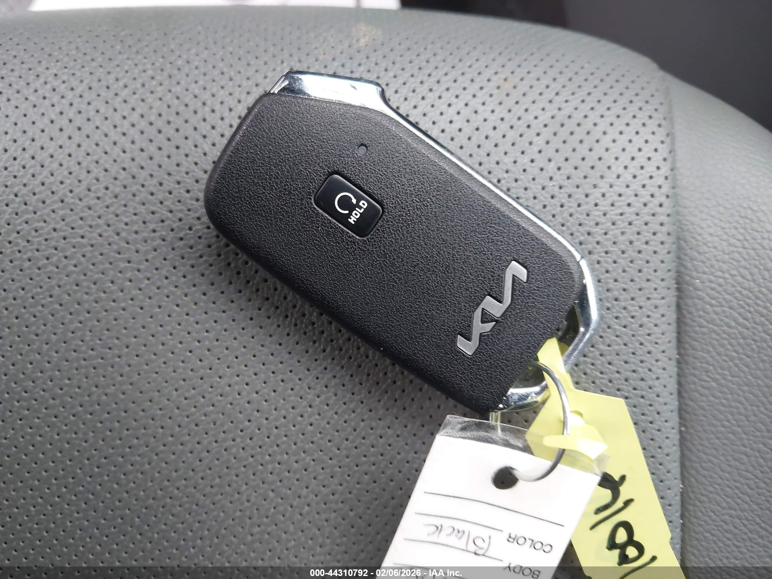 KIA SPORTAGE image 11