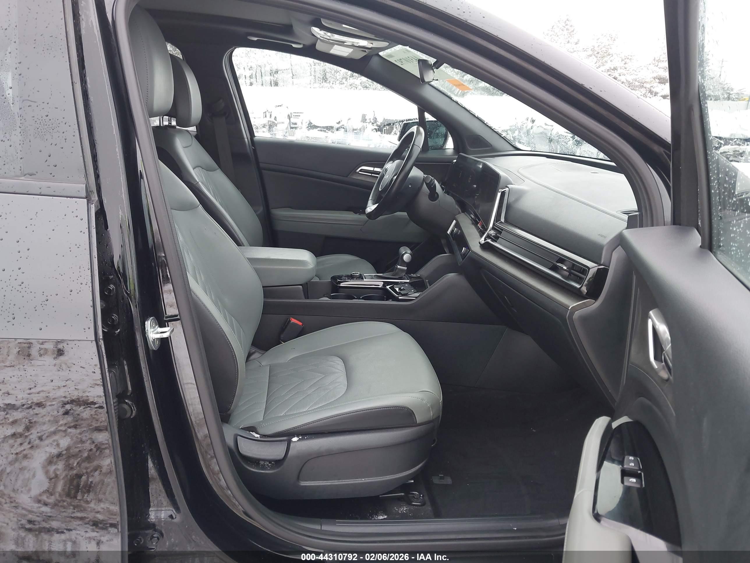 KIA SPORTAGE image 5