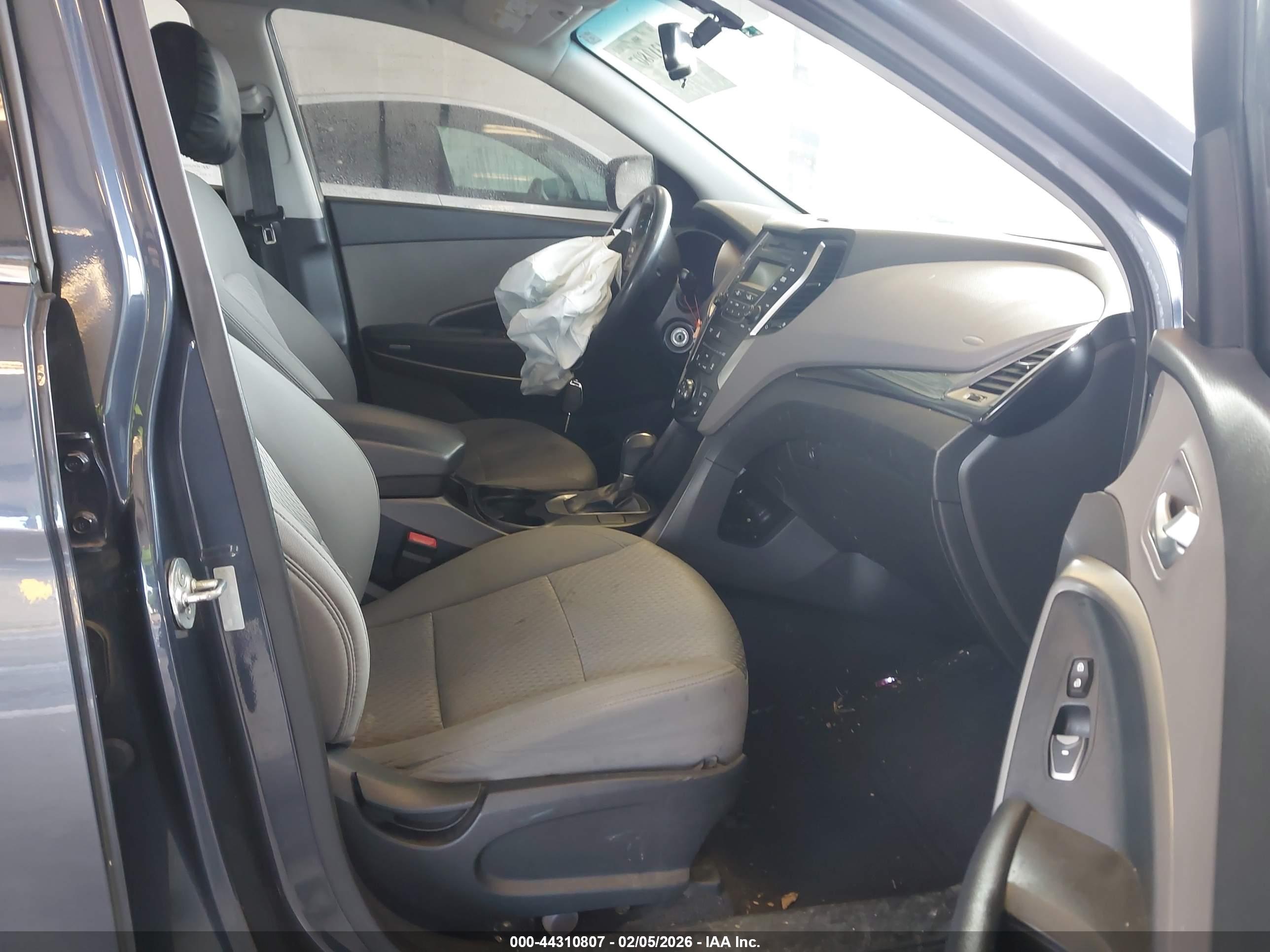 HYUNDAI SANTA image 5