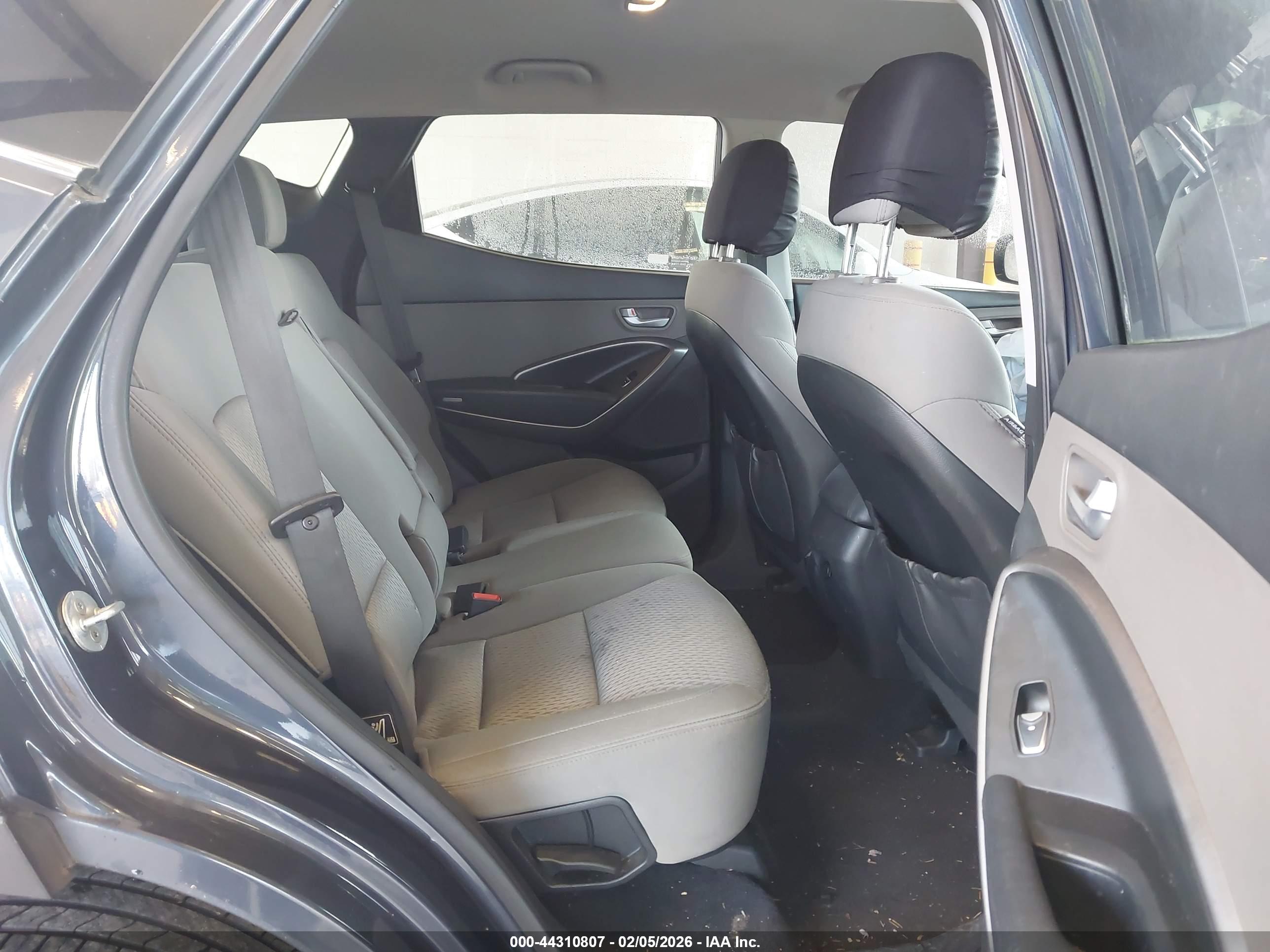 HYUNDAI SANTA image 8