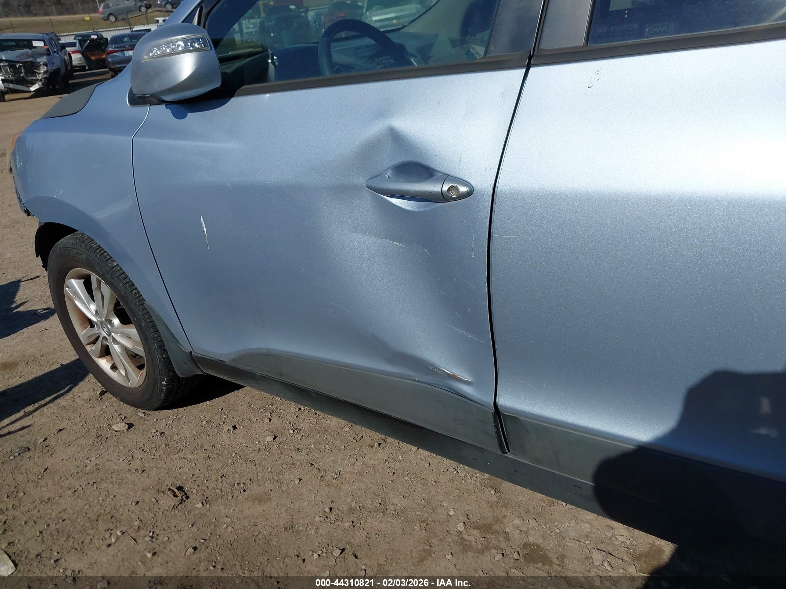 HYUNDAI TUCSON image 6