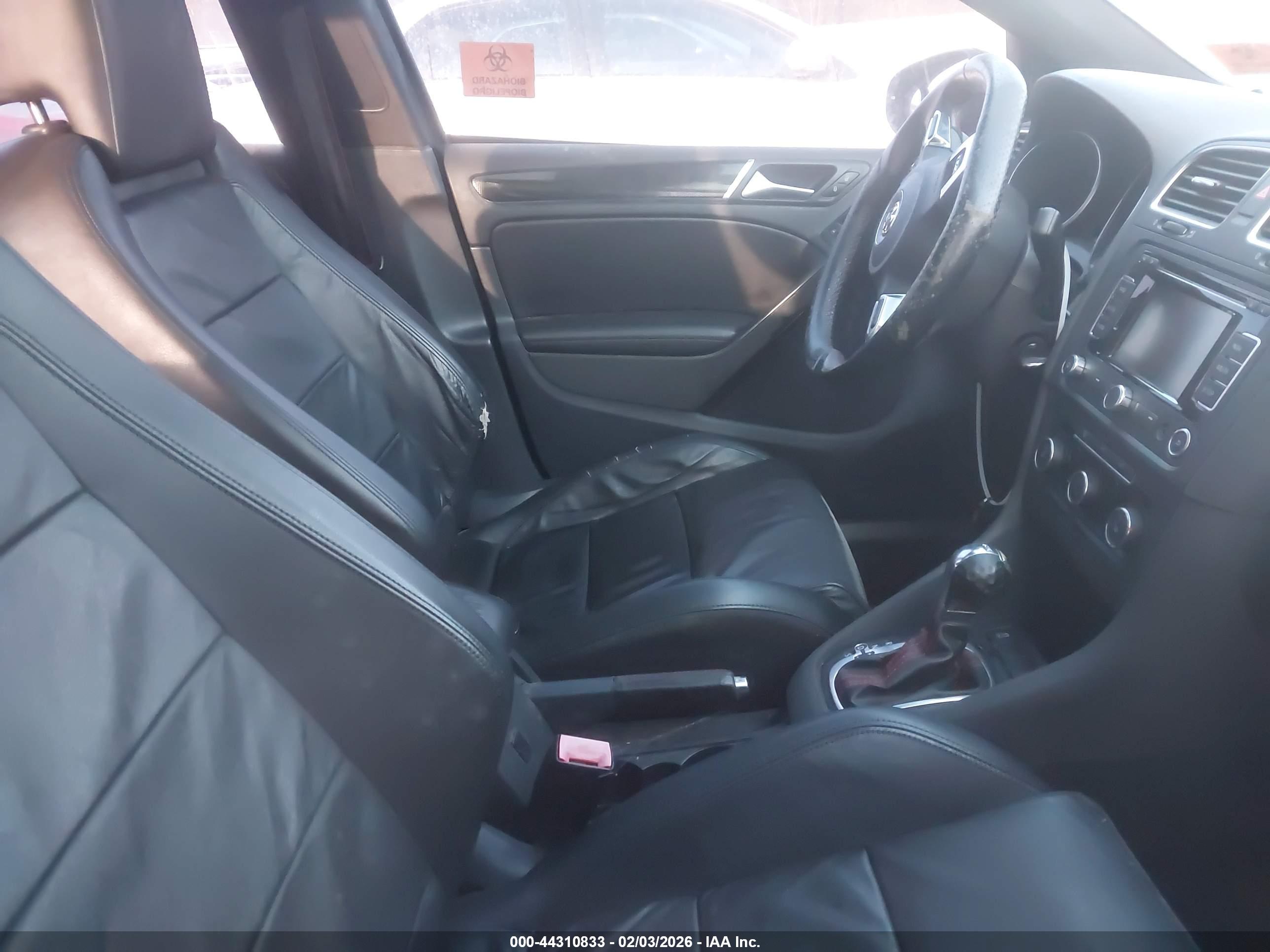 VOLKSWAGEN GTI image 5