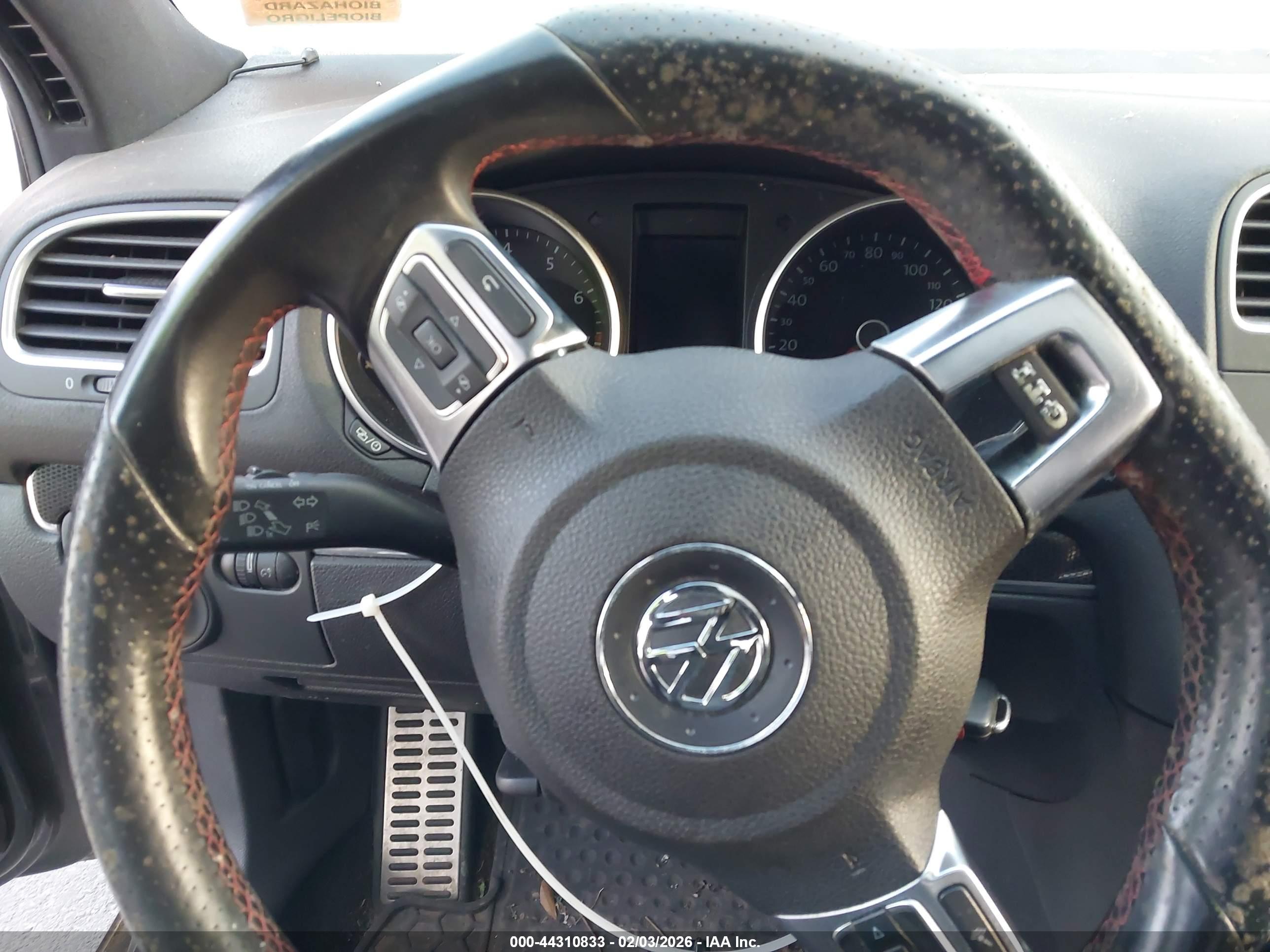 VOLKSWAGEN GTI image 6