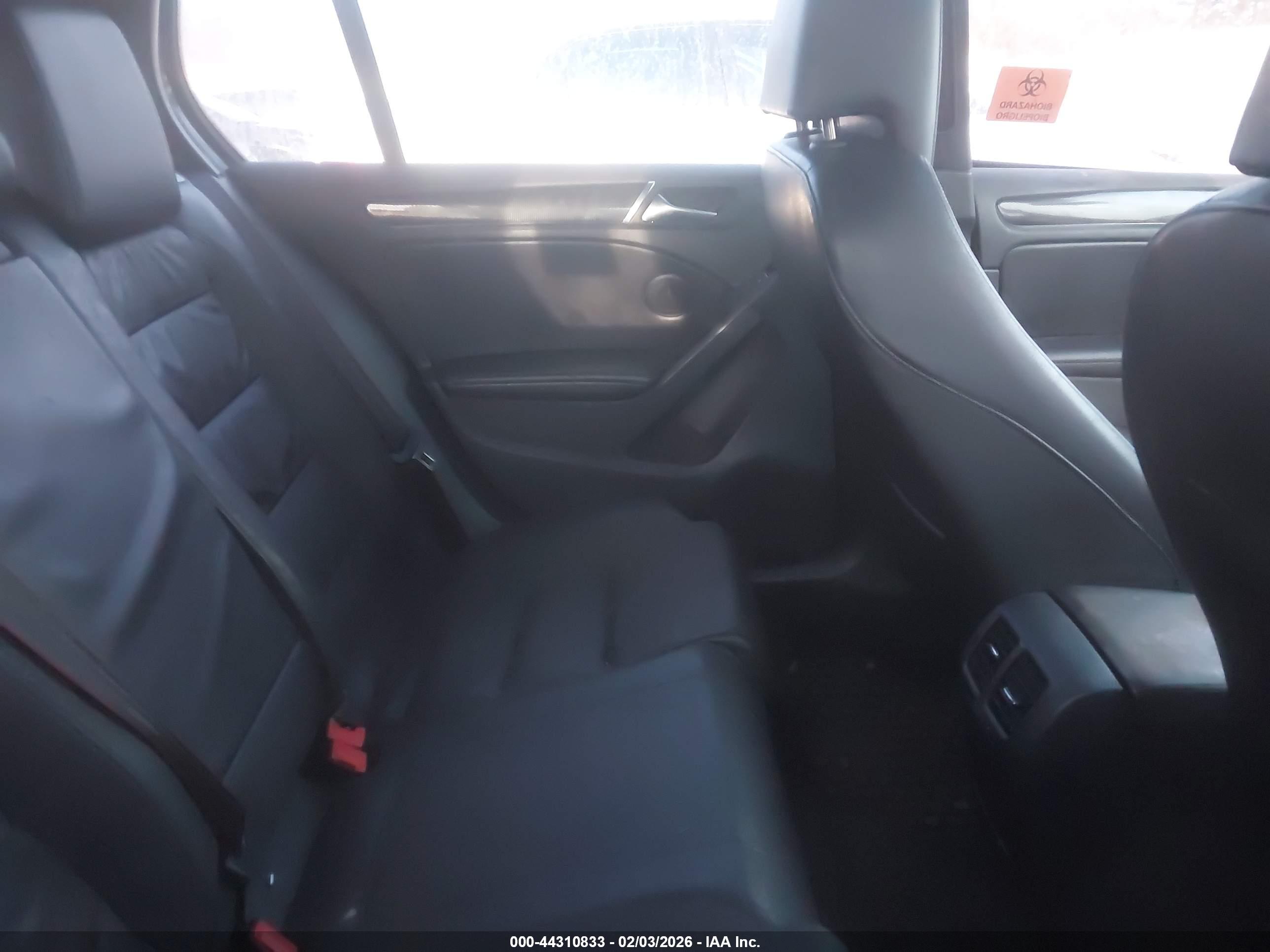 VOLKSWAGEN GTI image 8