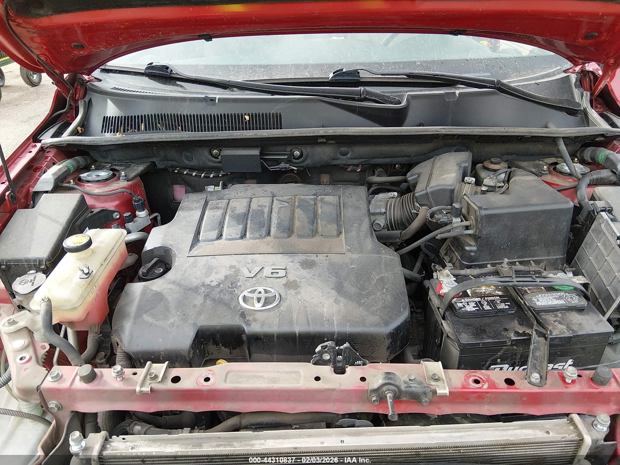 TOYOTA RAV4 image 10