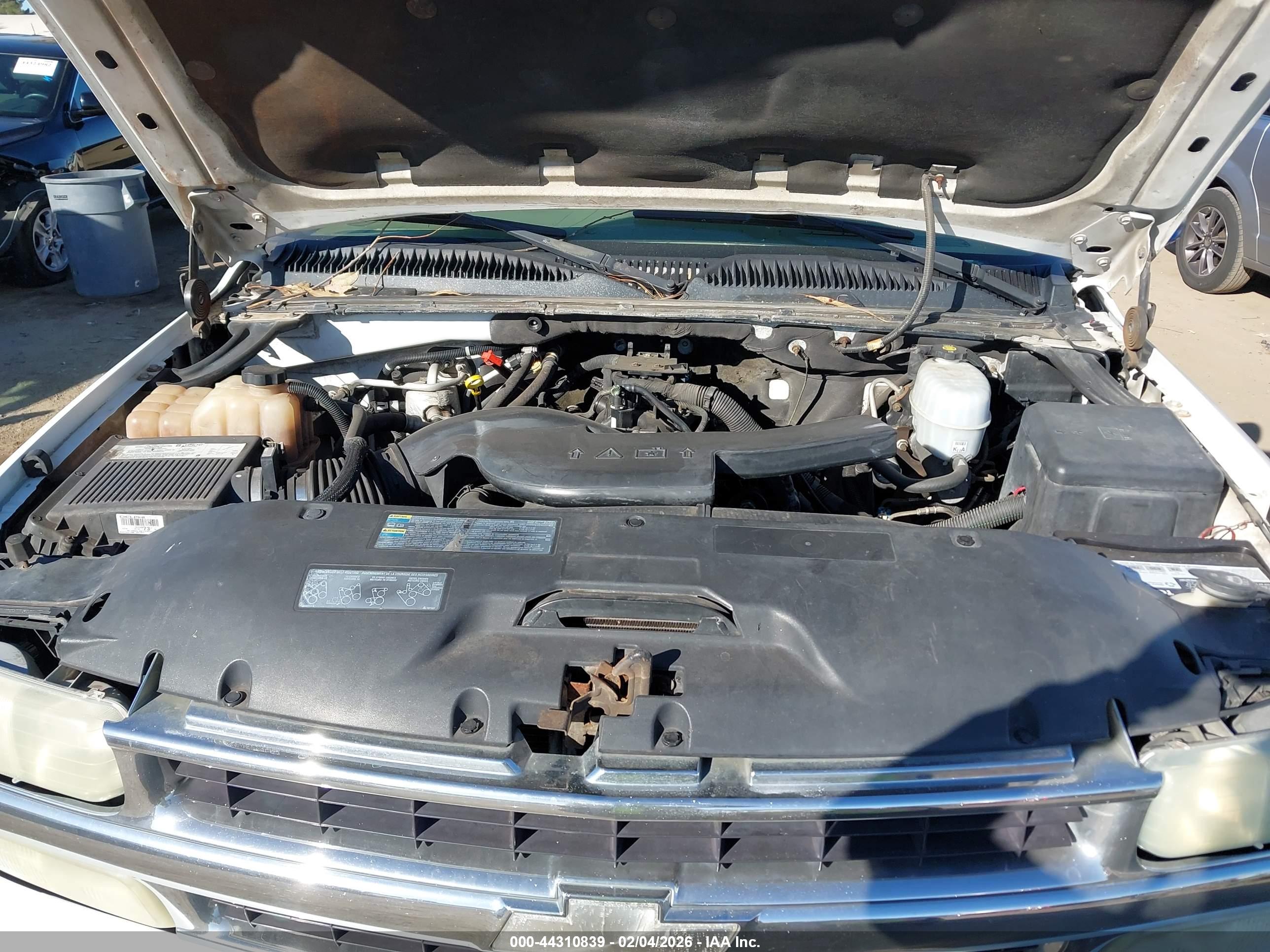 CHEVROLET TAHOE image 10
