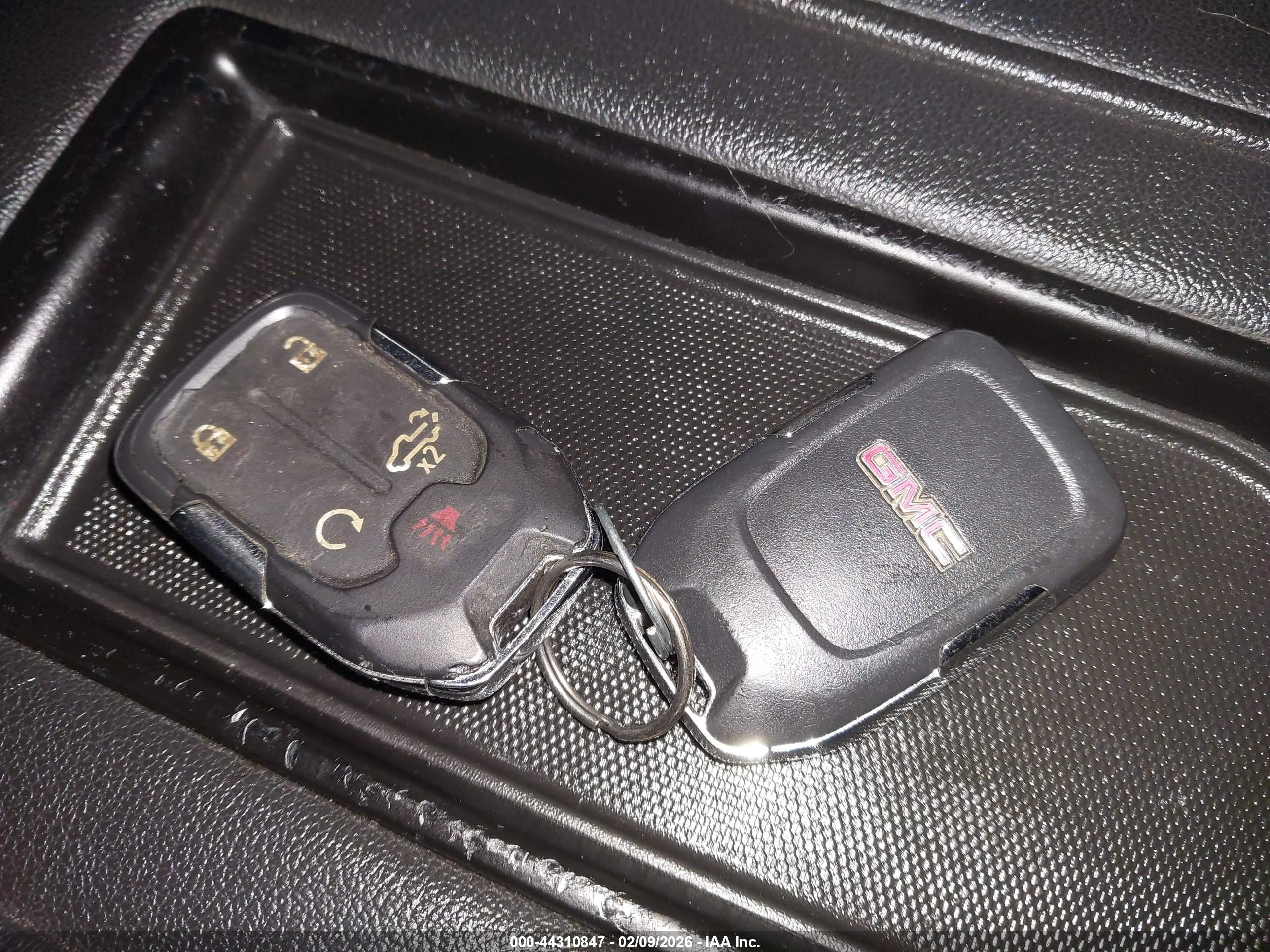 GMC SIERRA image 11