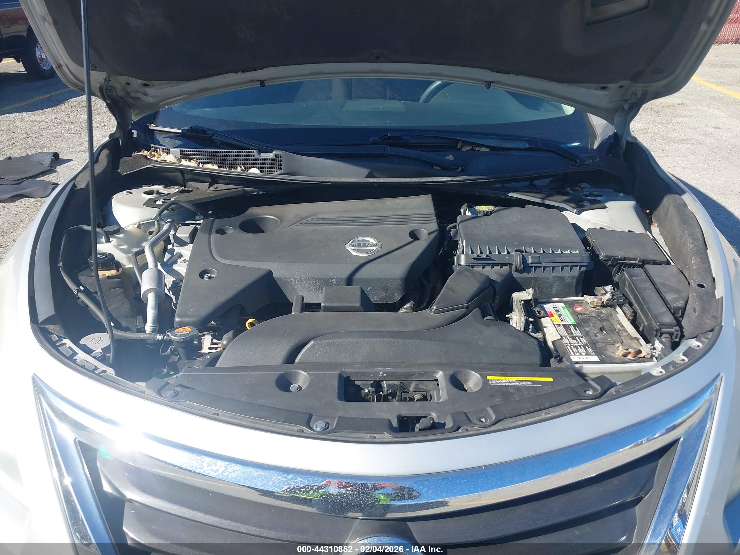 NISSAN ALTIMA image 10