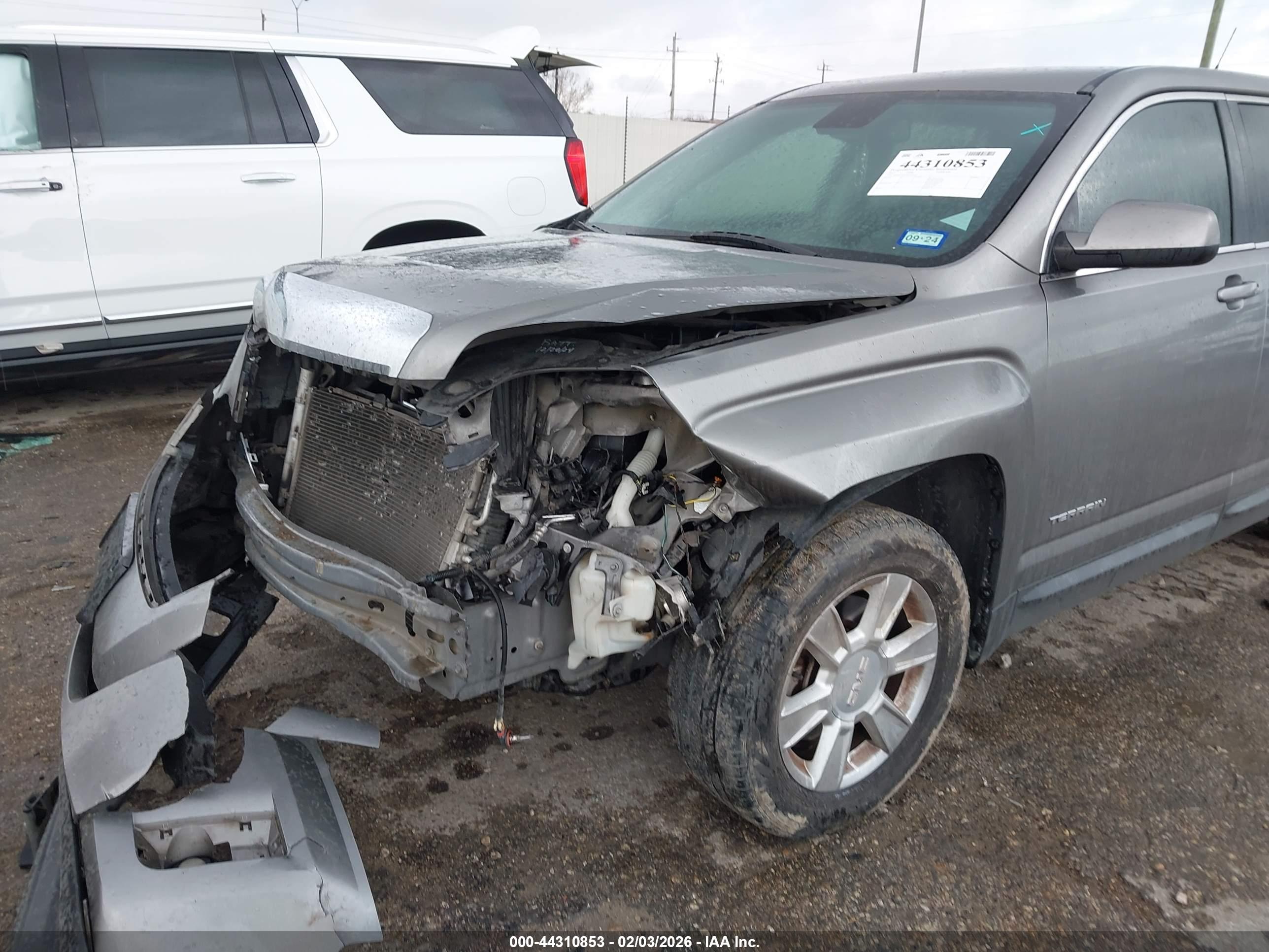 GMC TERRAIN image 6