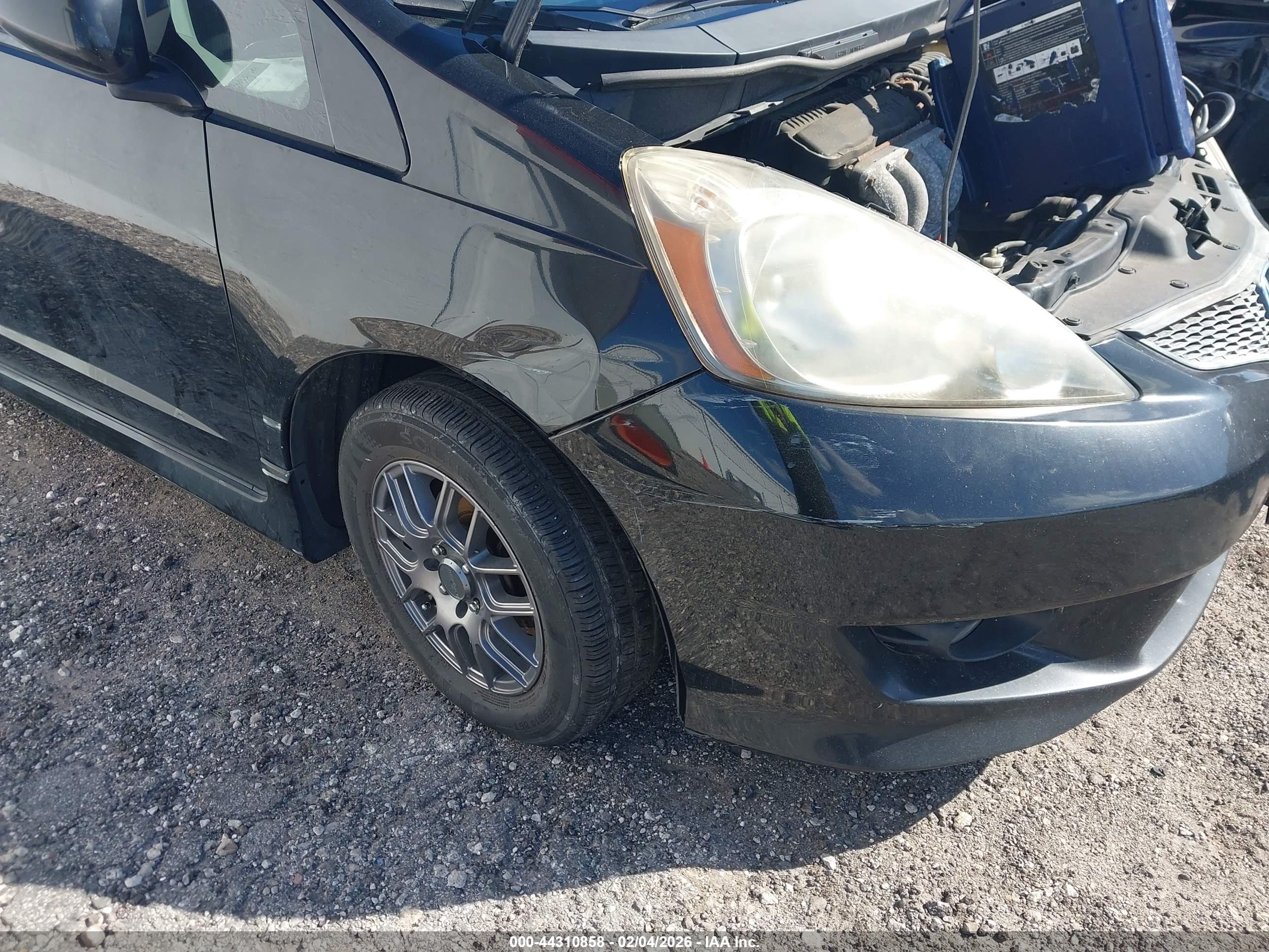 HONDA FIT image 6