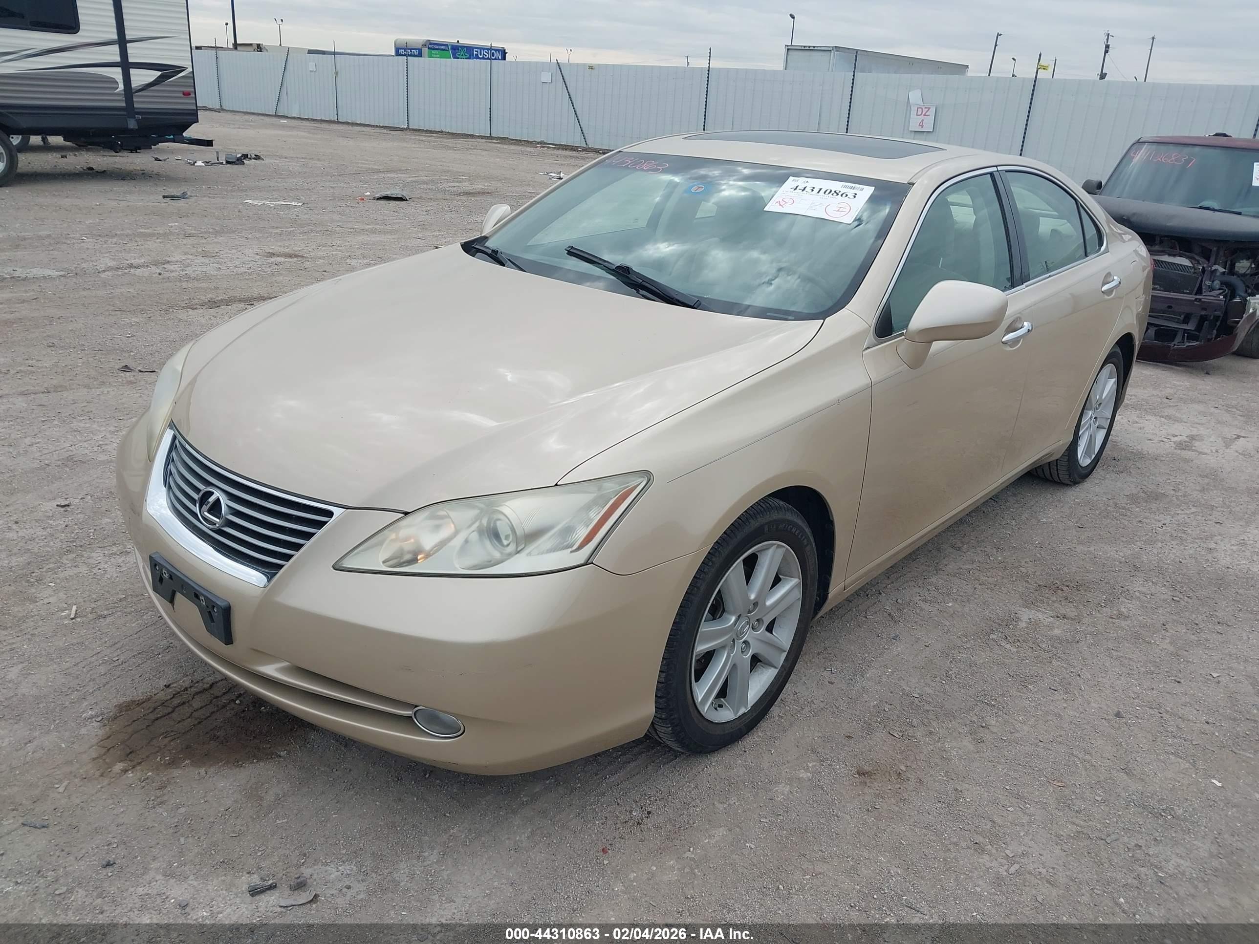 LEXUS ES image 2