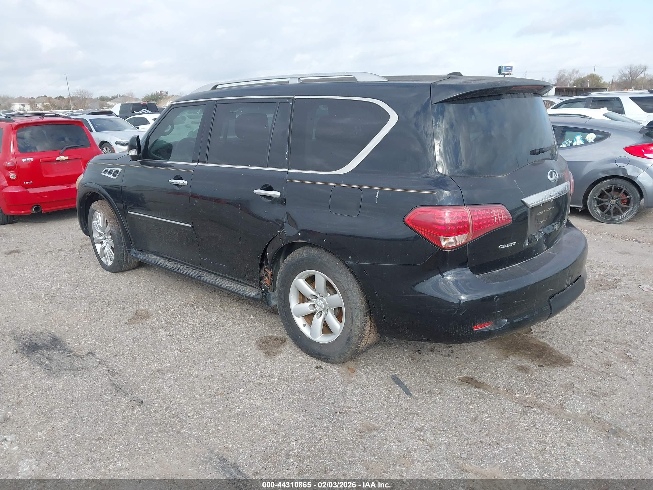 INFINITI QX56 image 3