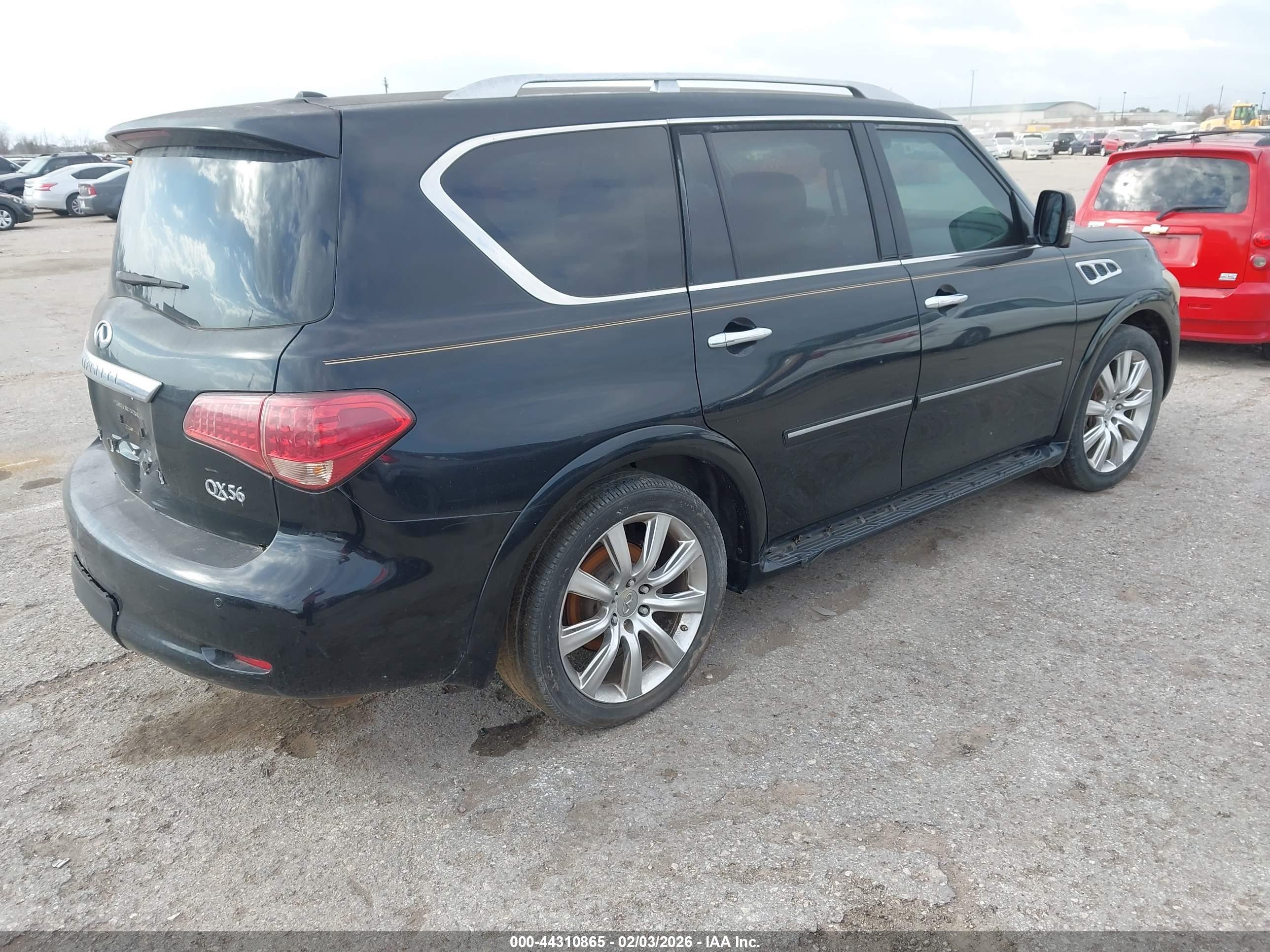 INFINITI QX56 image 4