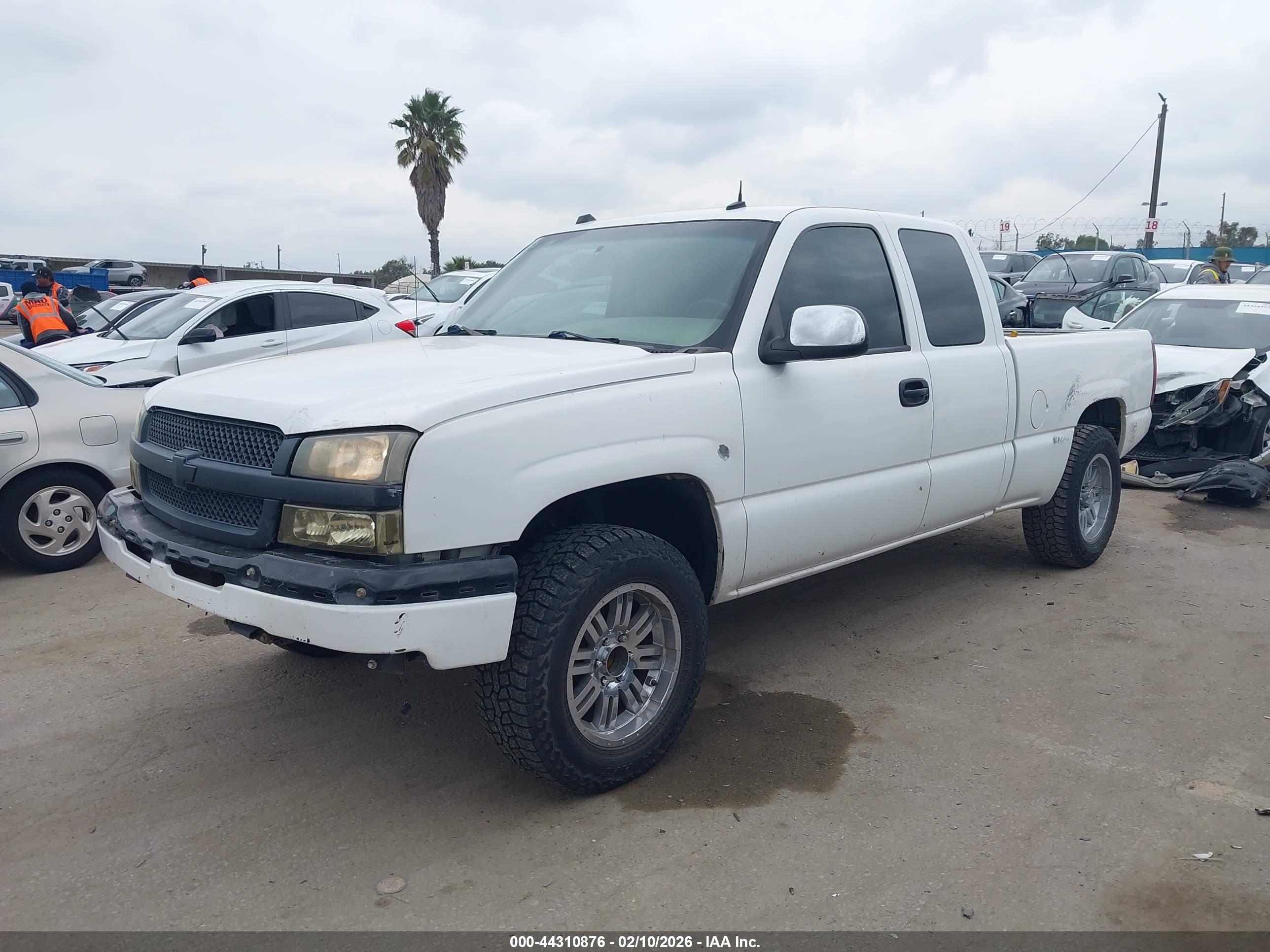 CHEVROLET SILVERADO image 2
