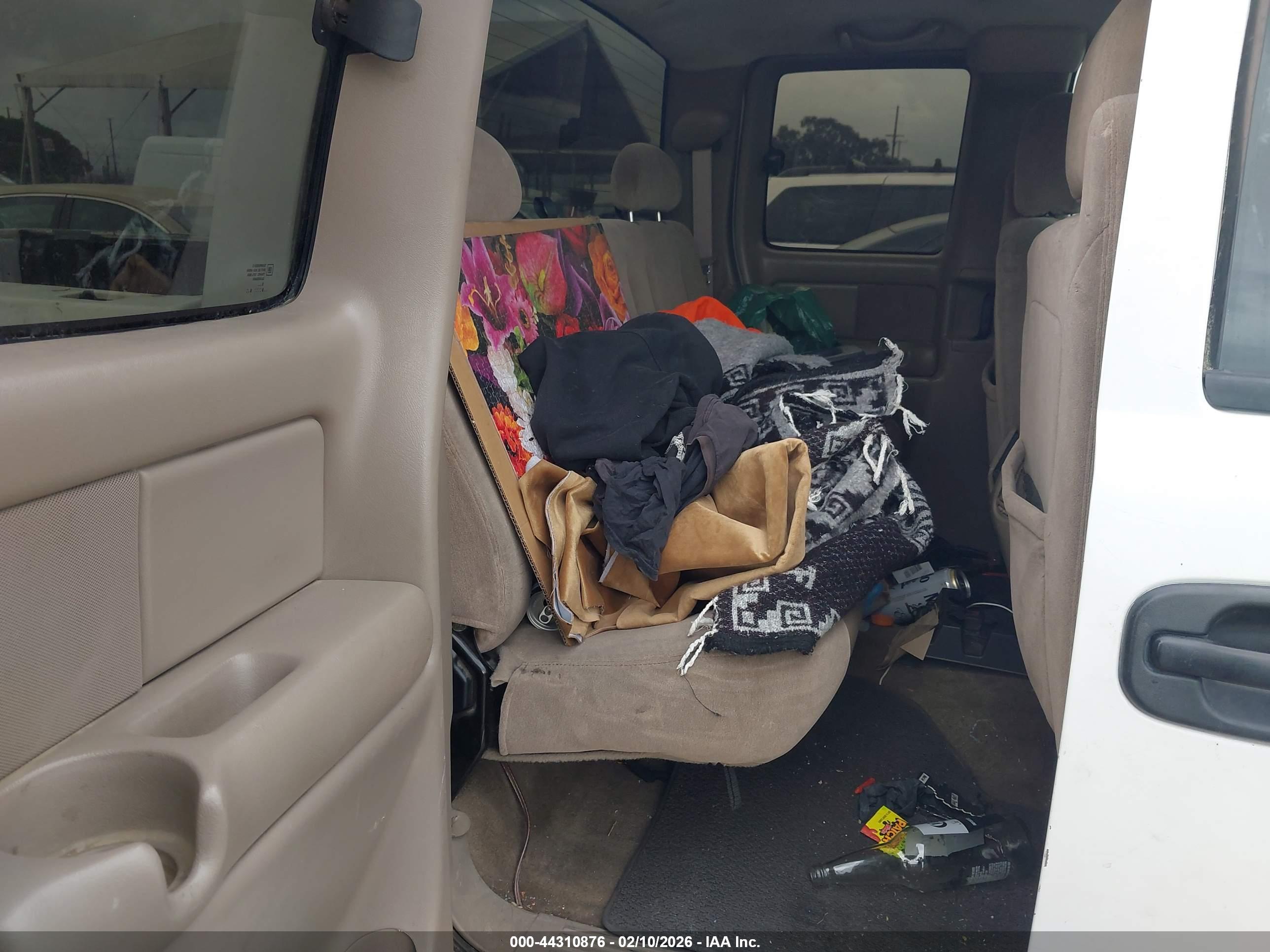 CHEVROLET SILVERADO image 8