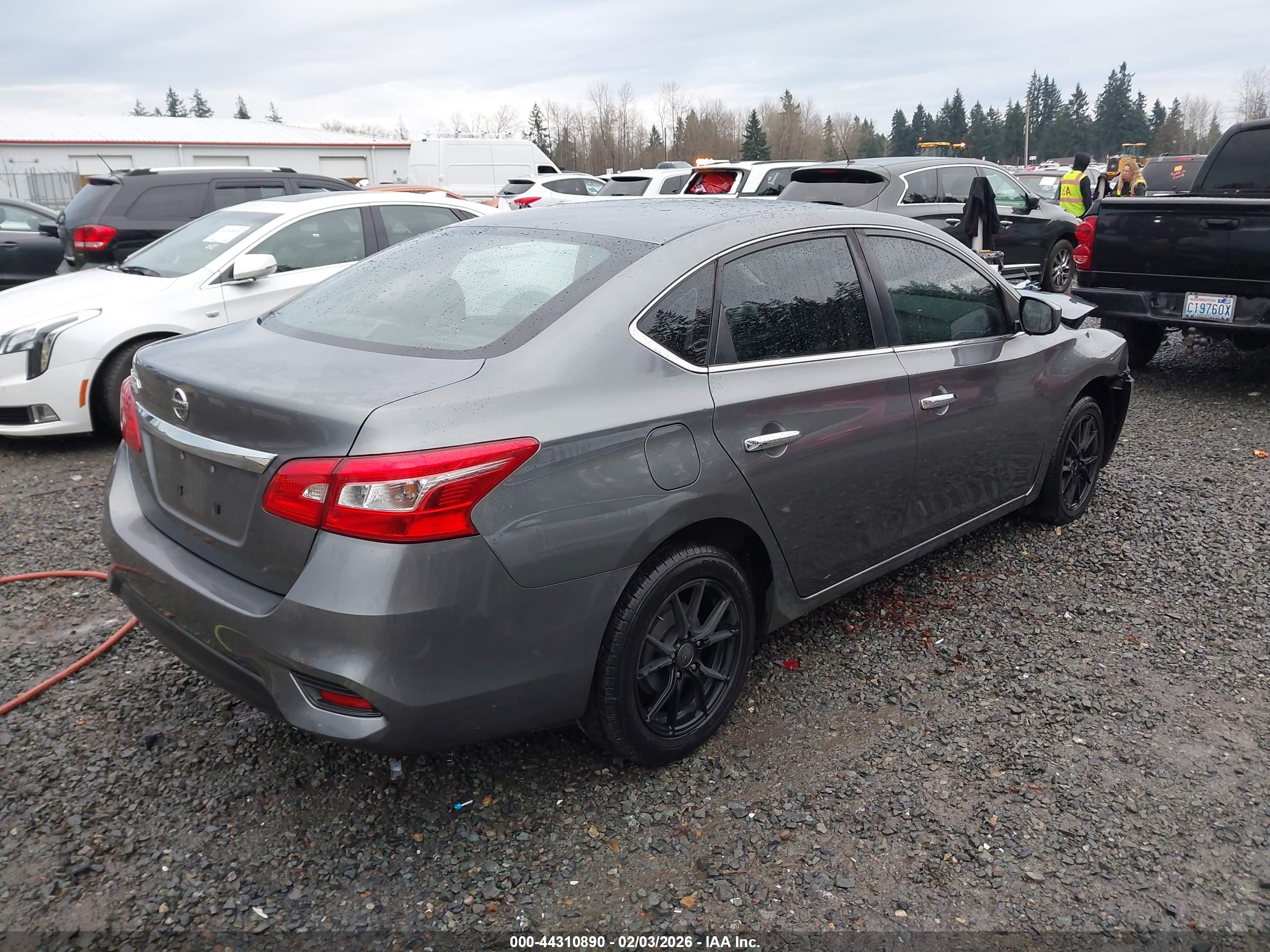 NISSAN SENTRA image 4