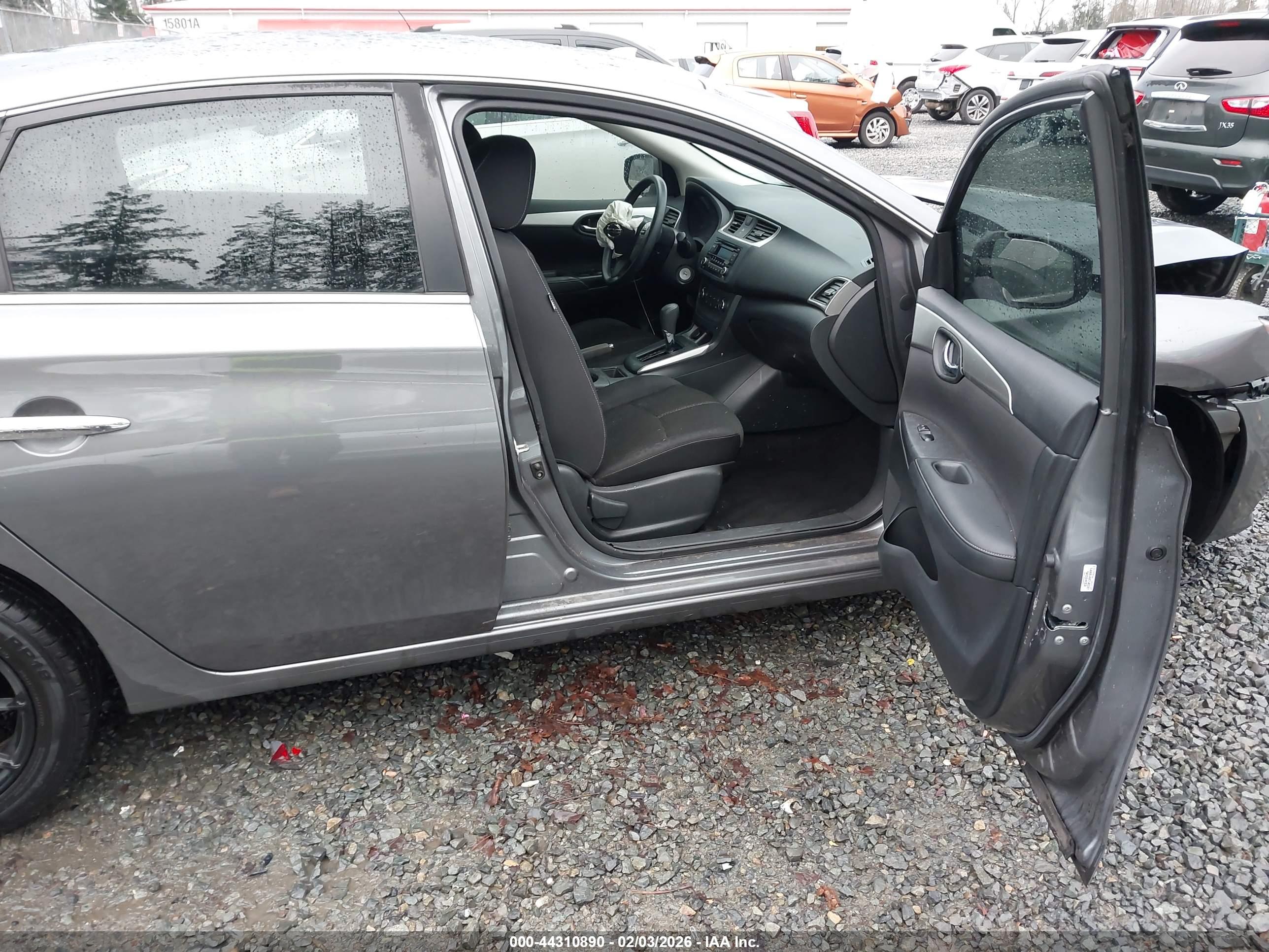NISSAN SENTRA image 5
