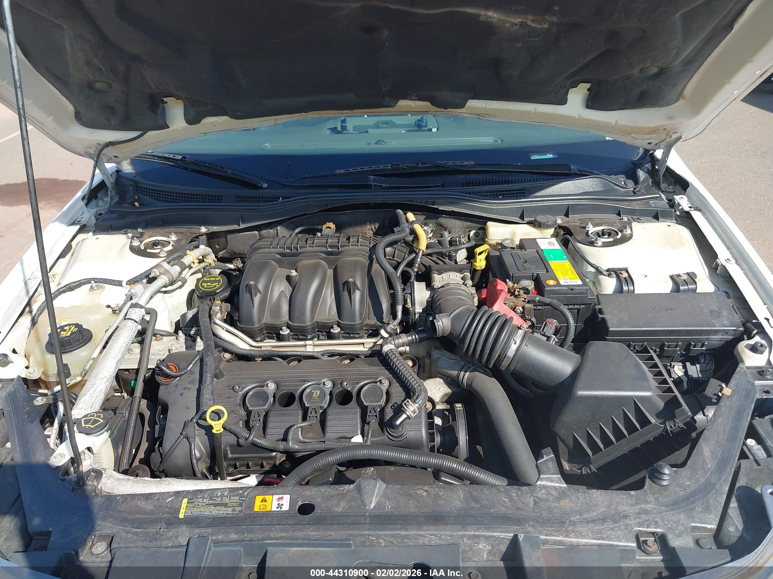 FORD FUSION image 10