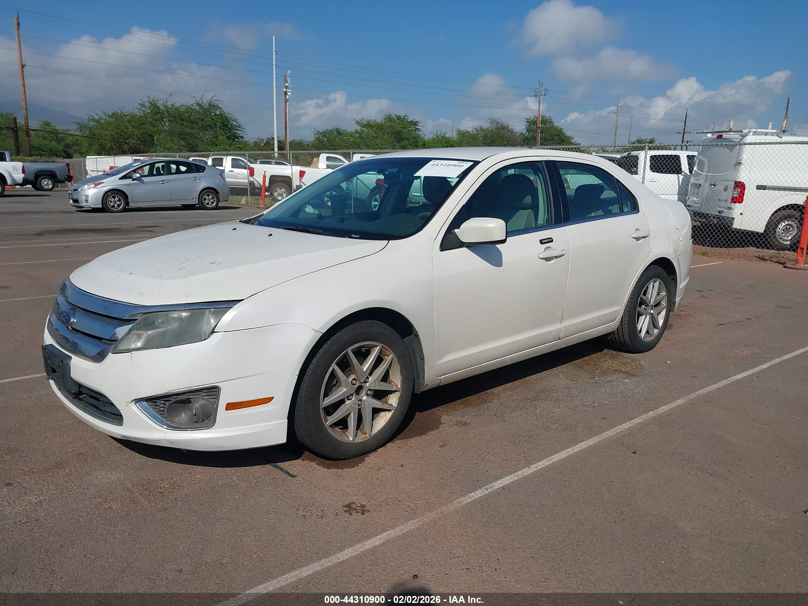 FORD FUSION image 2