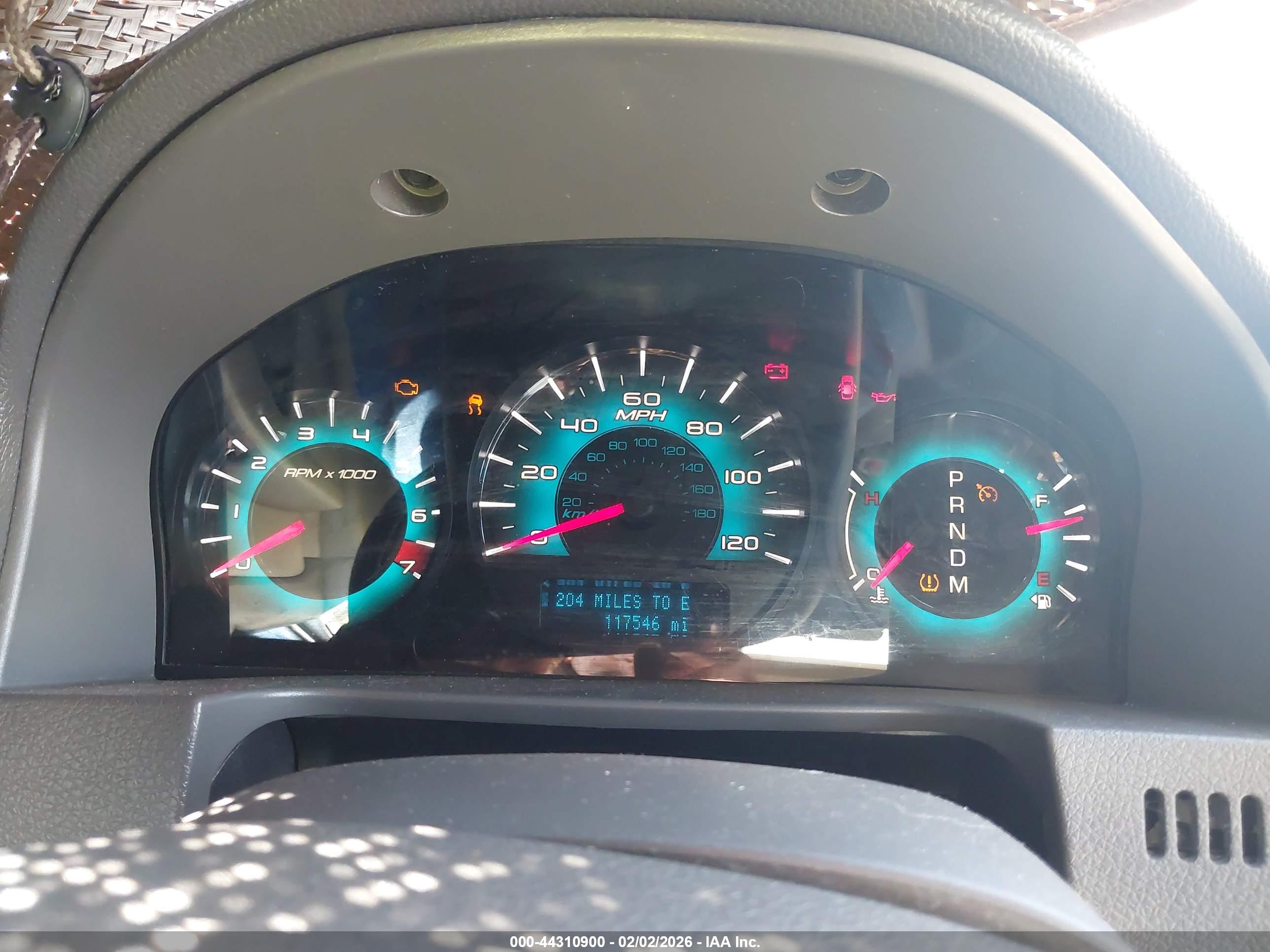 FORD FUSION image 7