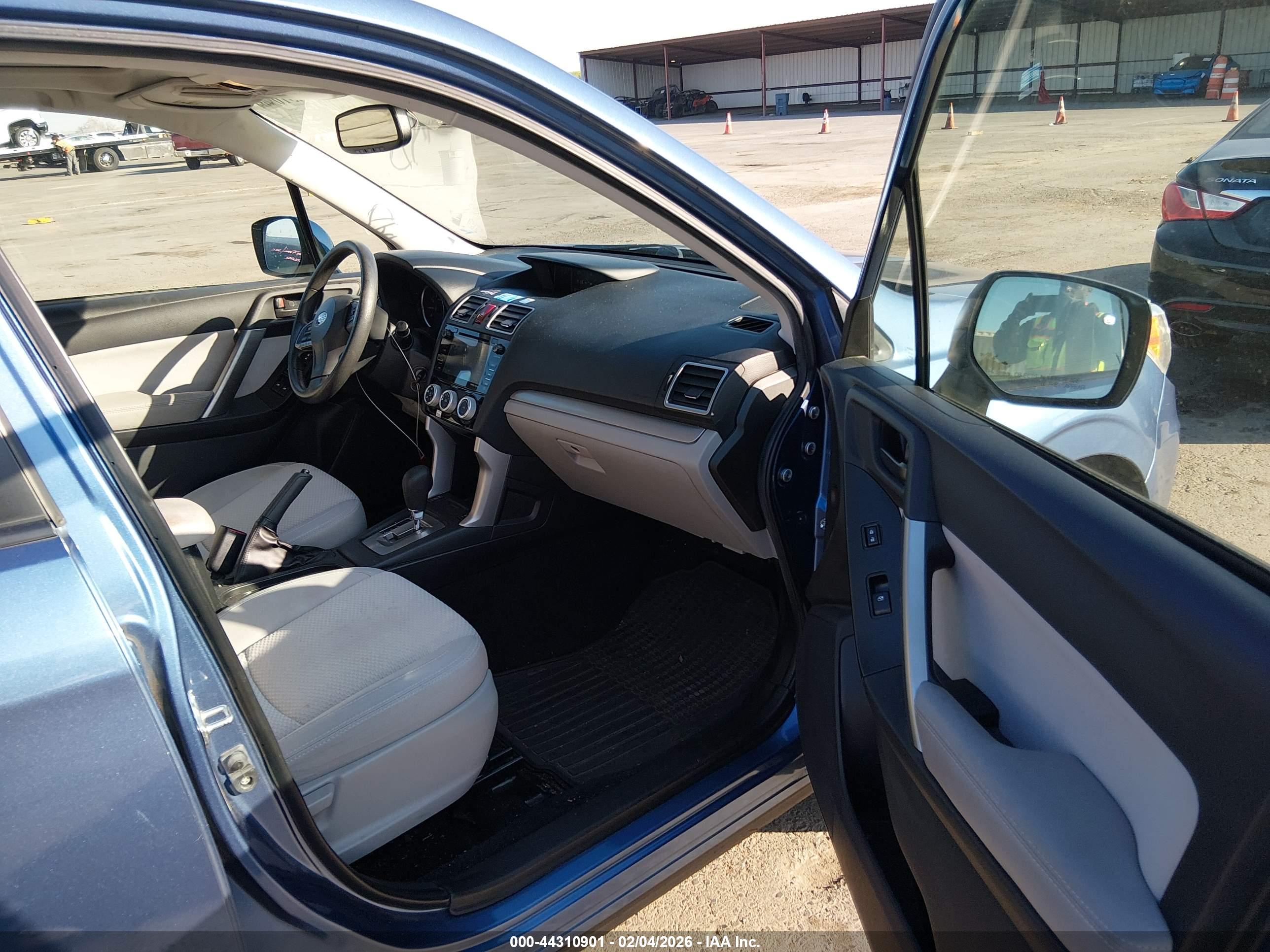SUBARU FORESTER image 5