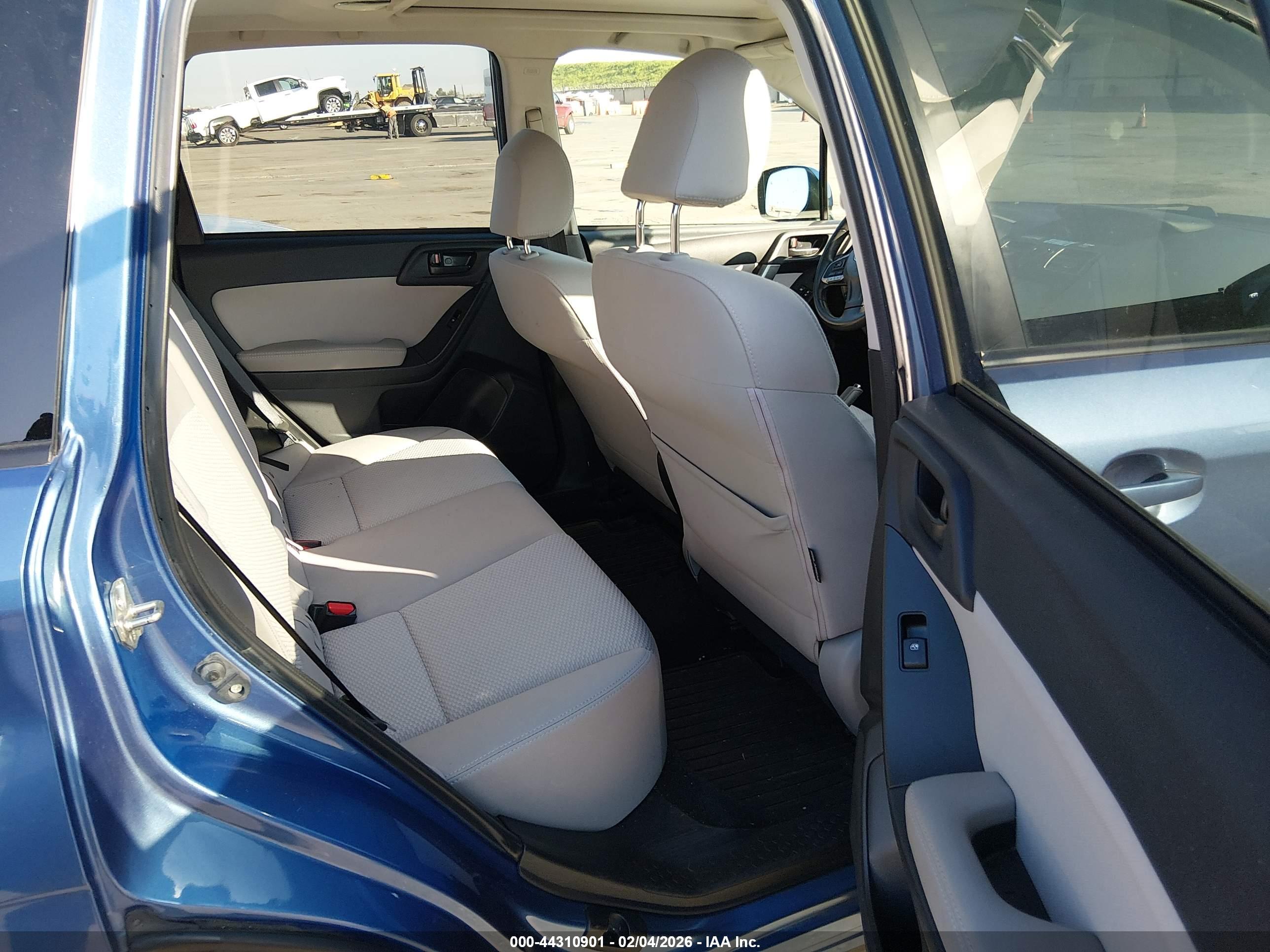 SUBARU FORESTER image 8
