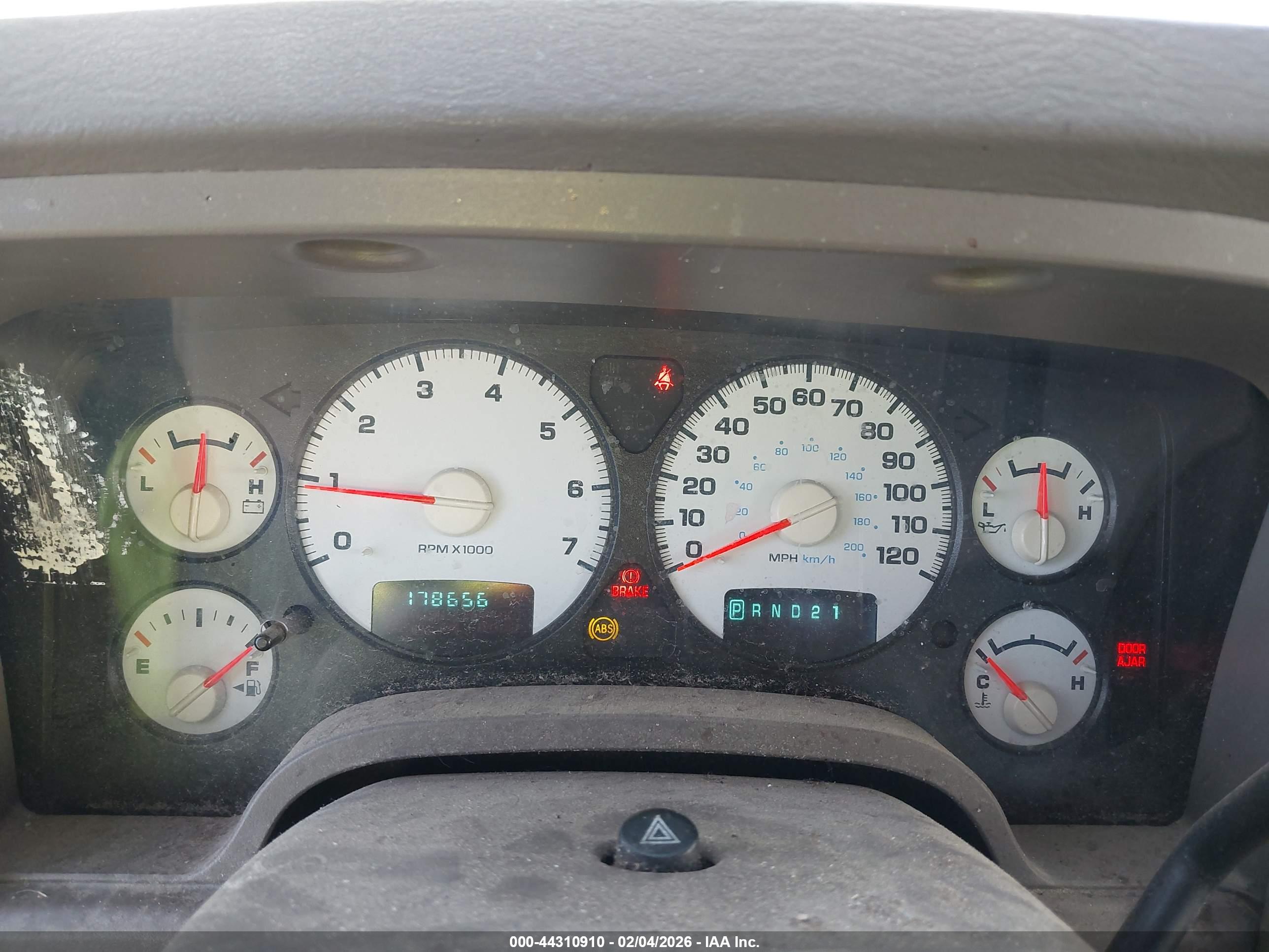 DODGE RAM image 7