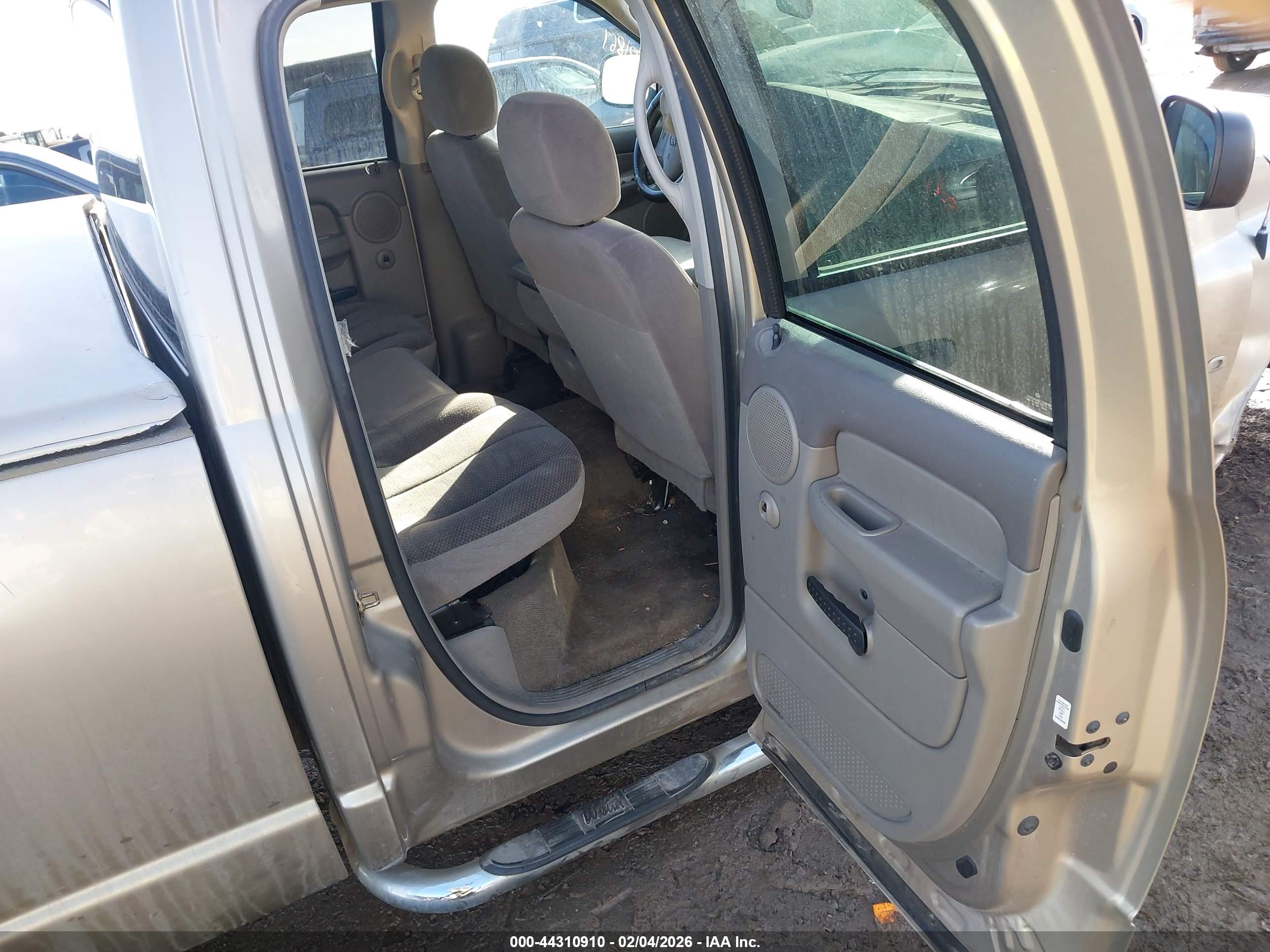 DODGE RAM image 8